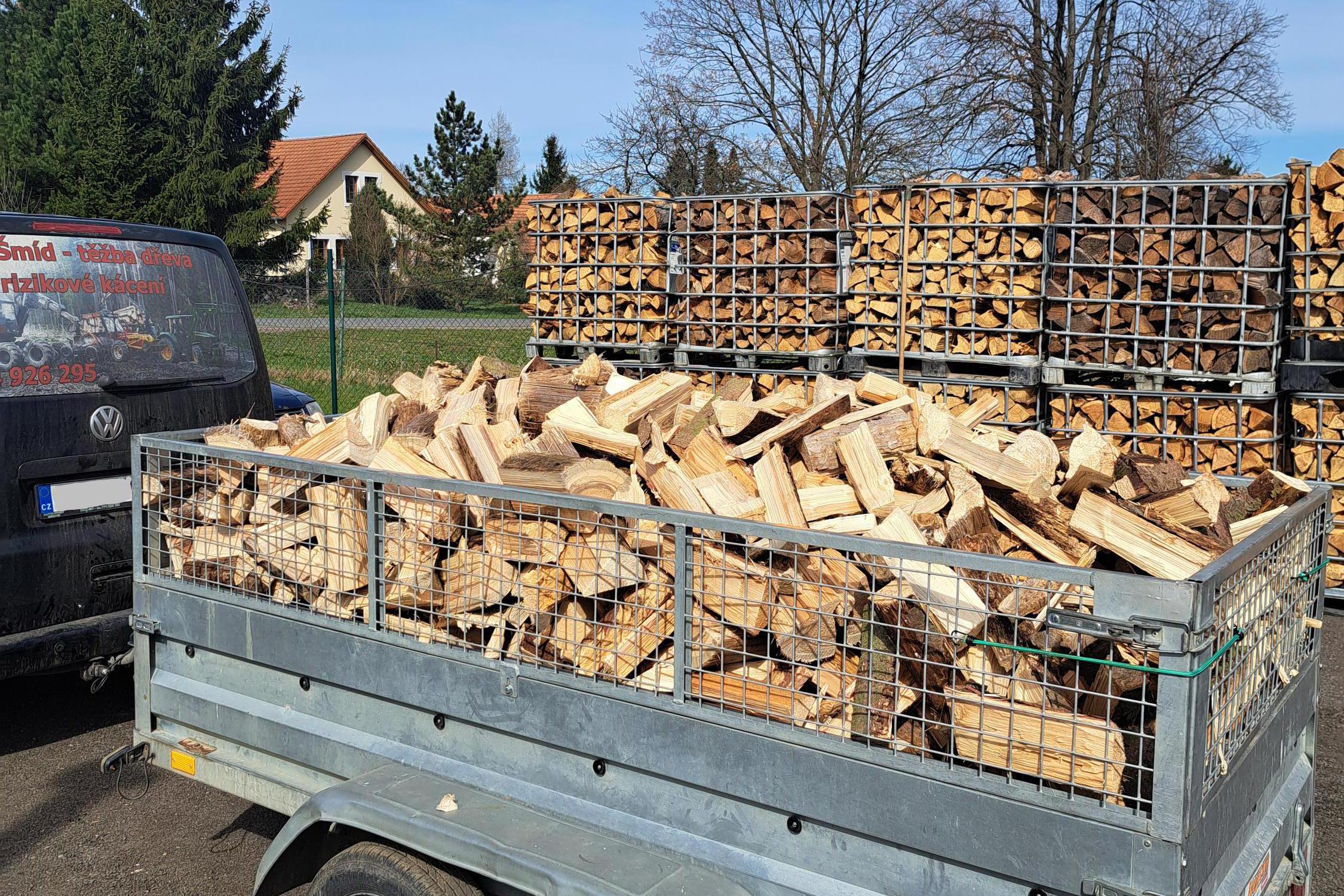 Štípané dřevo - Jiří Šmíd