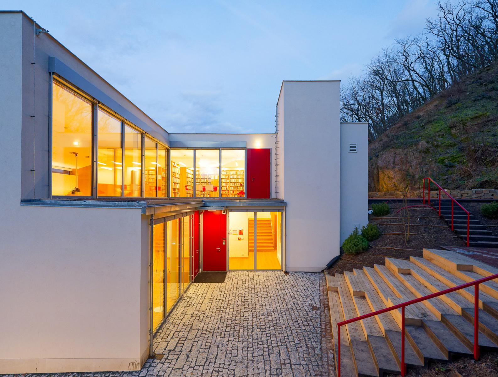 Obecní knihovna Ostopovice foto 4