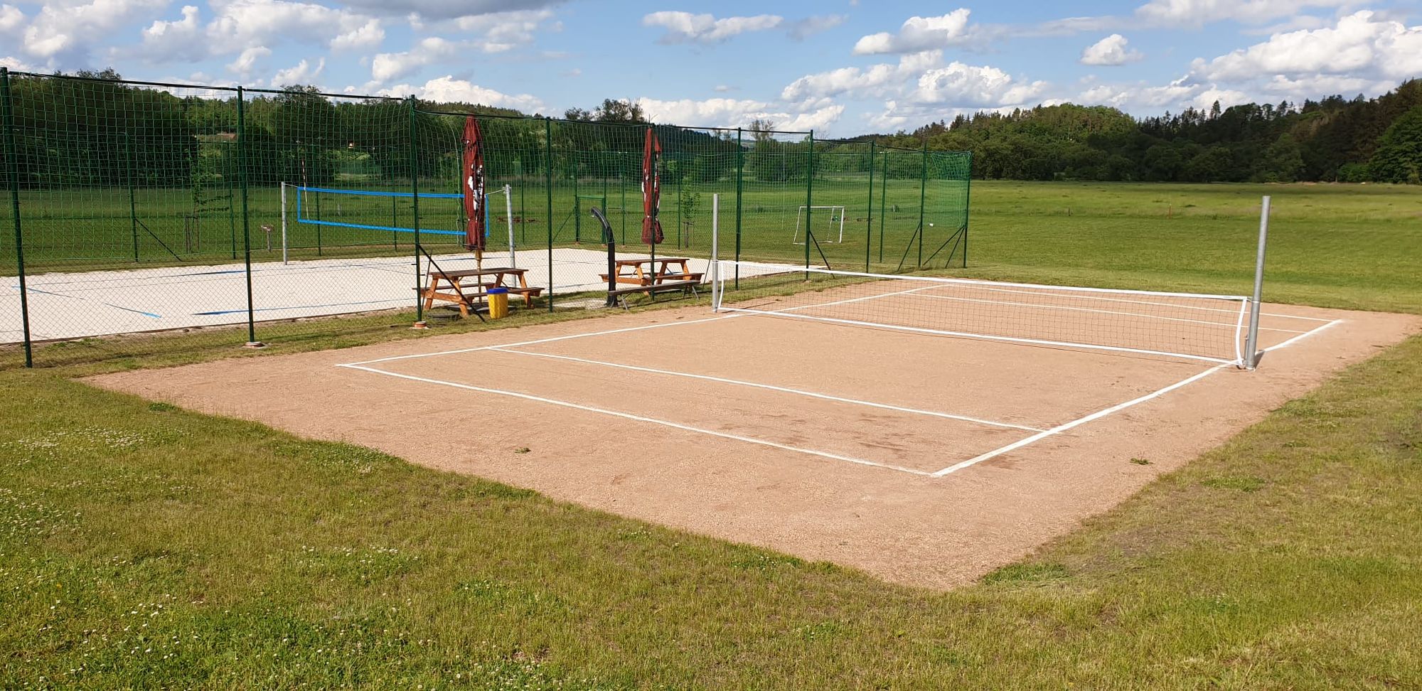 Nohejbalové hřiště - Kemp U Dolanského mostu foto 1