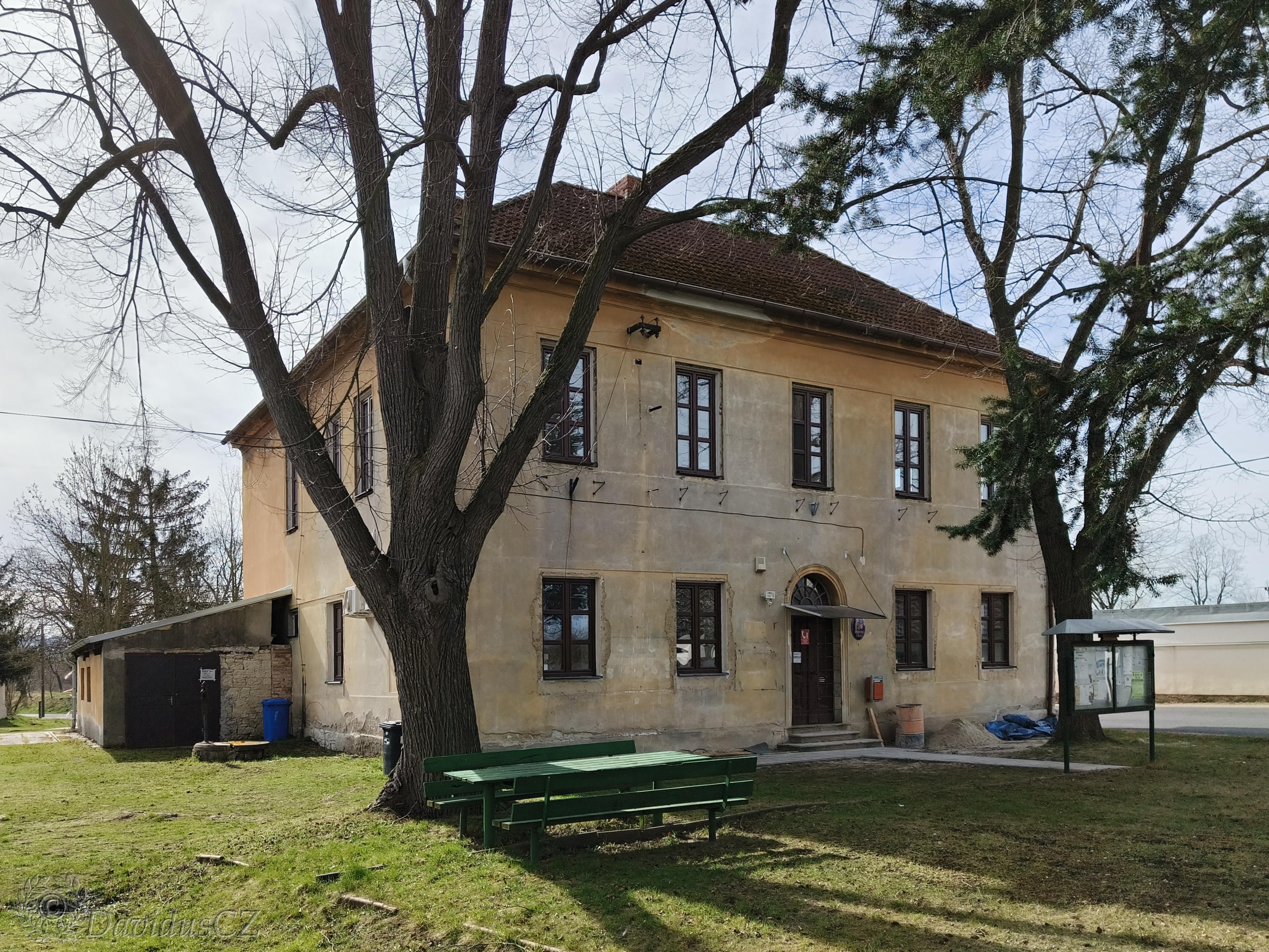 Zálužice - obecní úřad foto 5