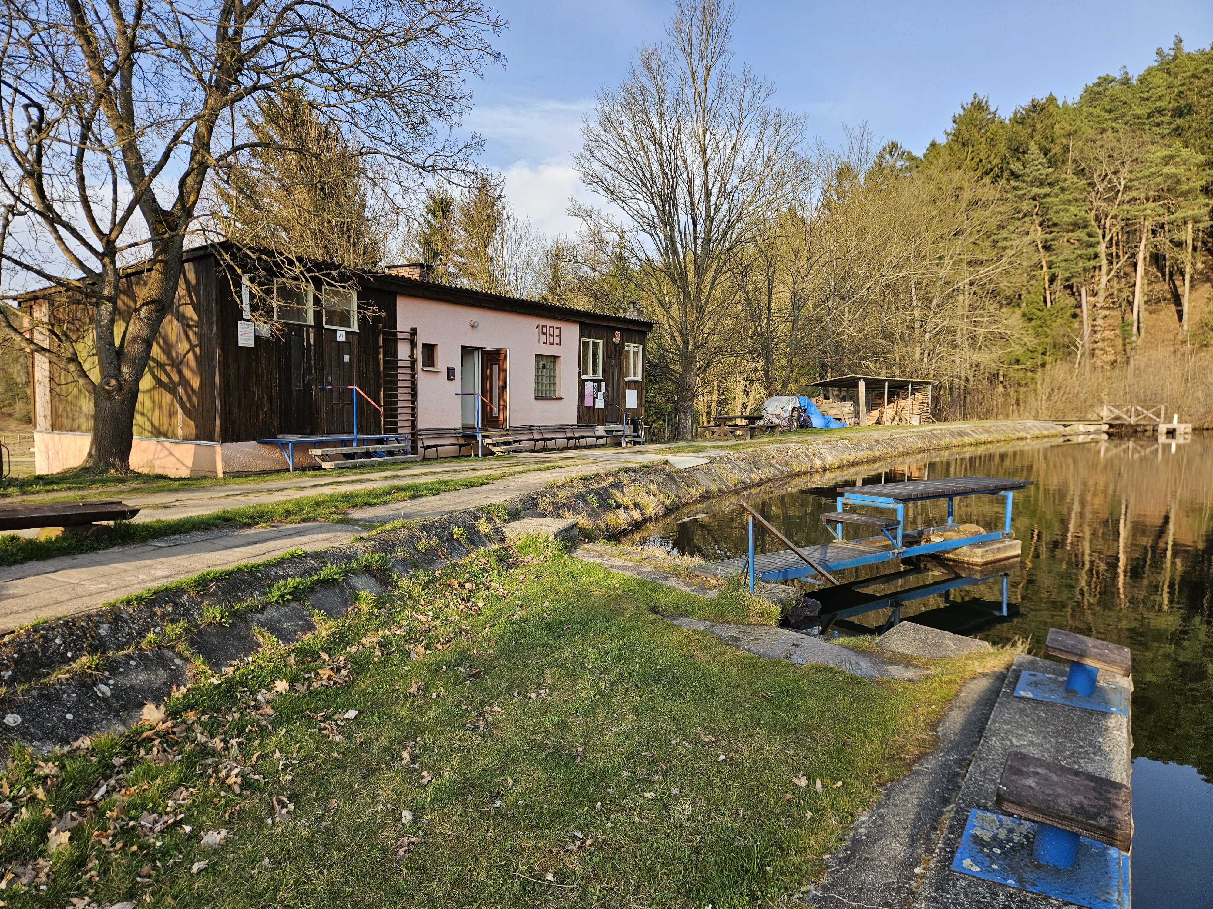 Občerstvení Přírodní koupaliště Medový Újezd foto 5
