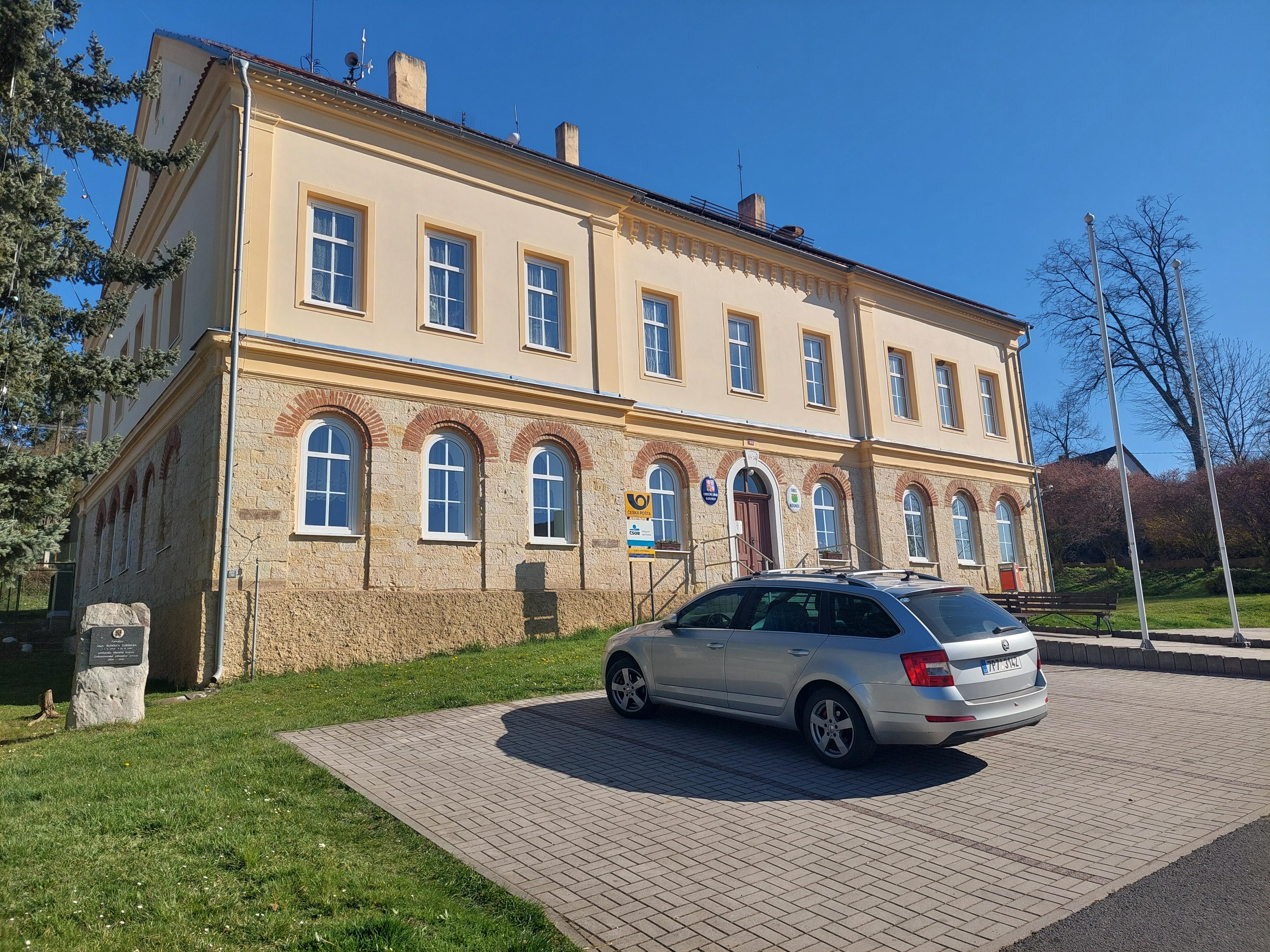 Kounov - obecní úřad foto 2