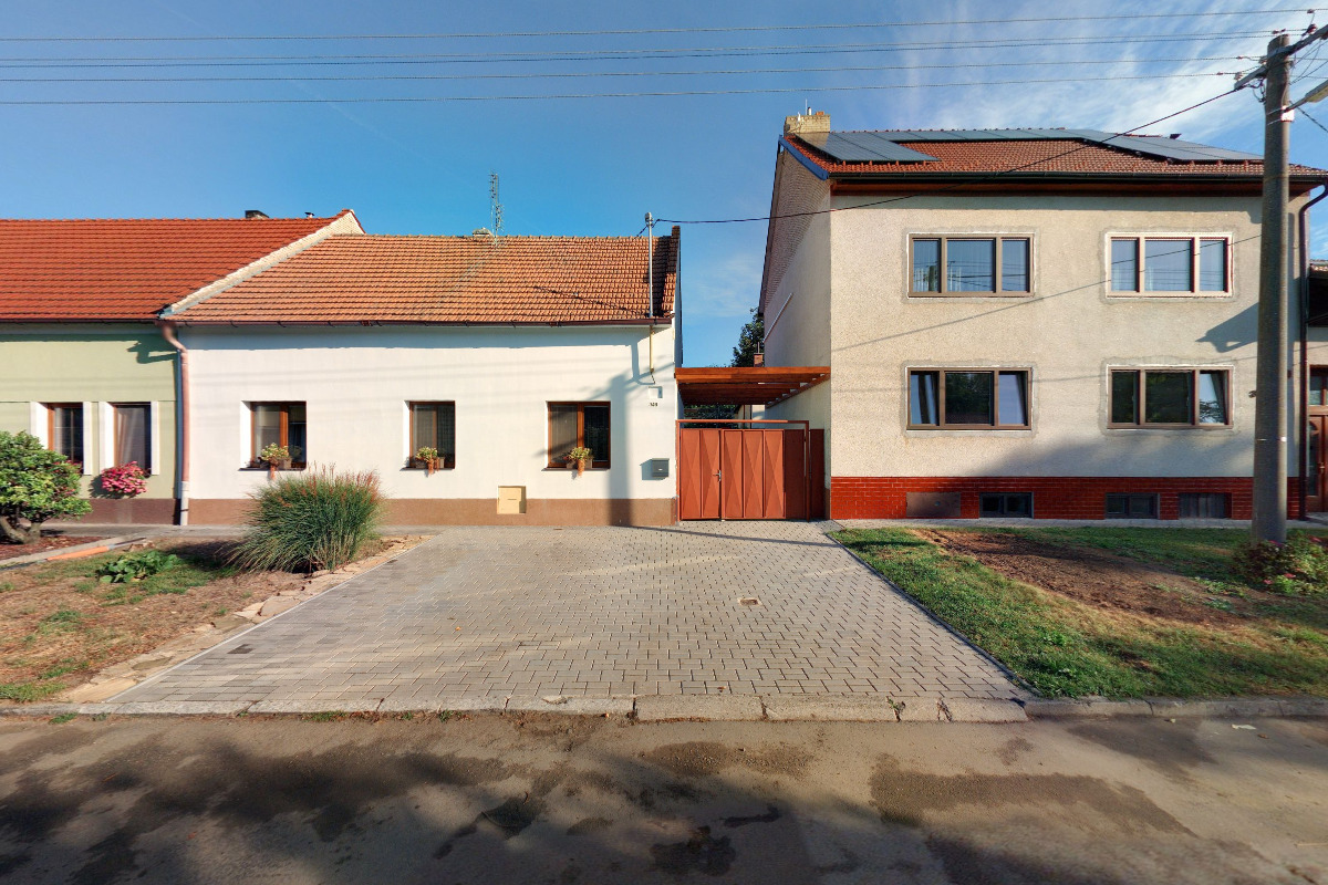 LUBOMÍR ŽÁČEK - tesařské a stavební práce