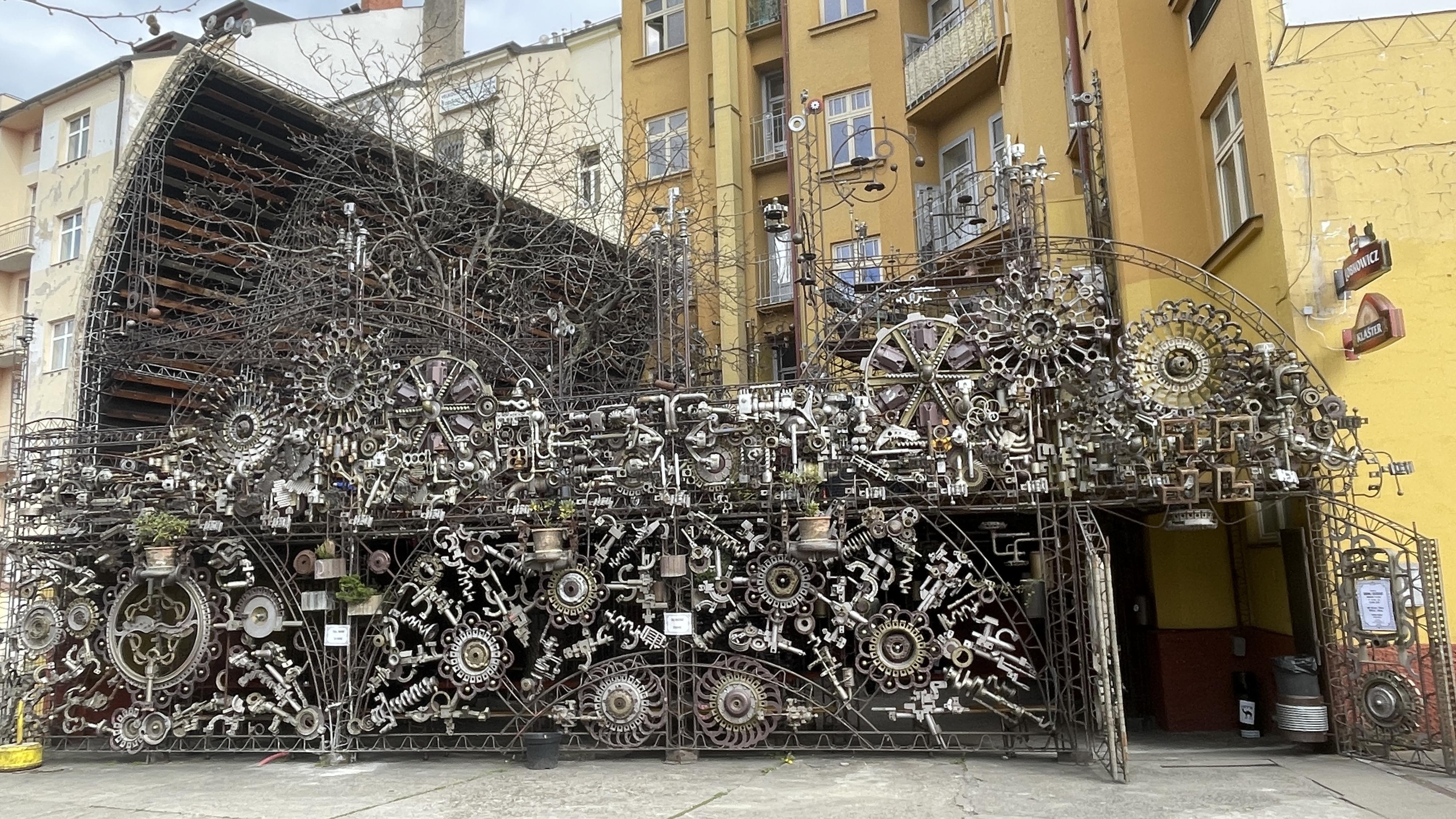 CROSS CLUB PRAGUE foto 1