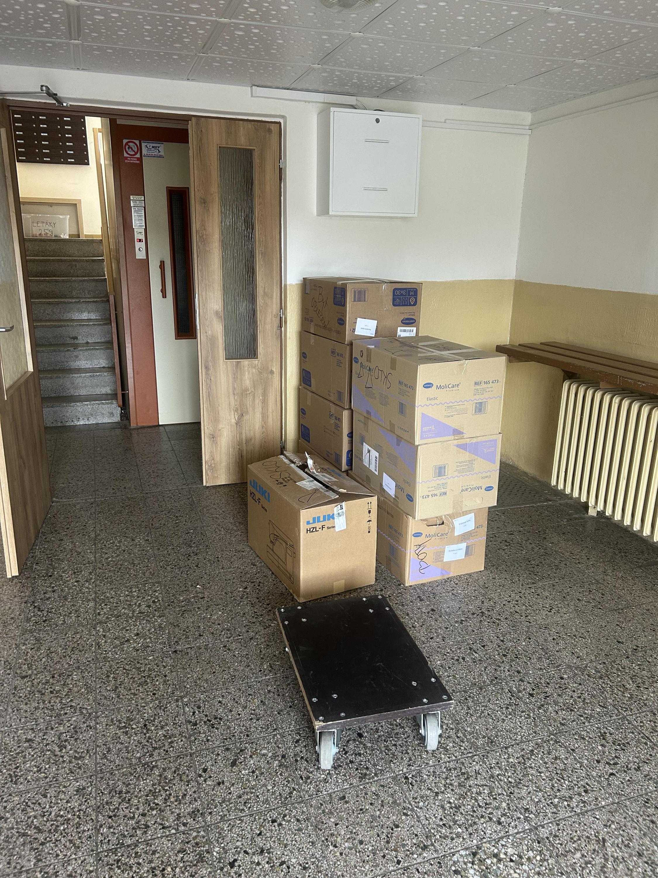 AB MOVING | Stěhování a vyklízení foto 6