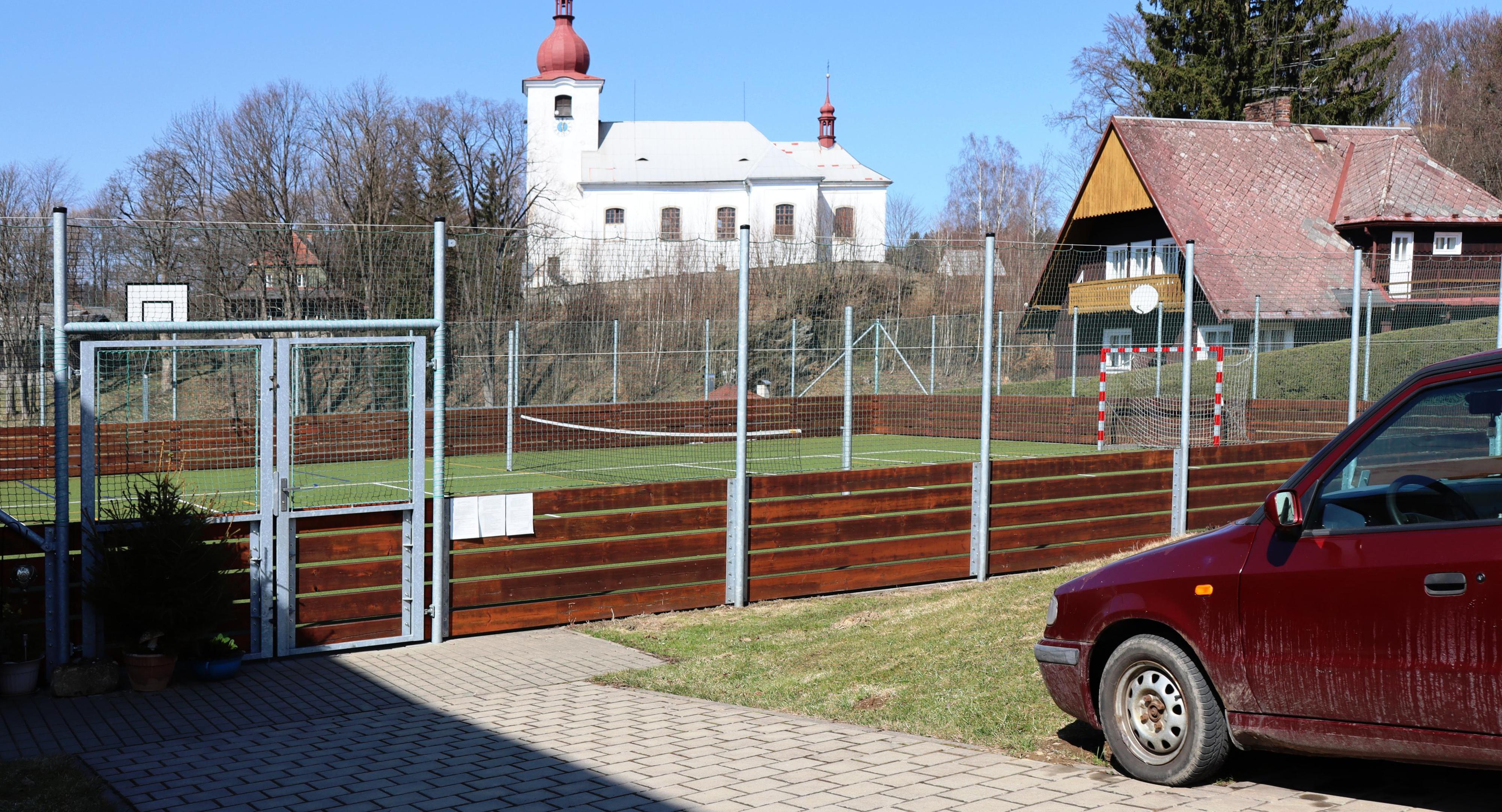 Víceúčelové hřiště Sedloňov