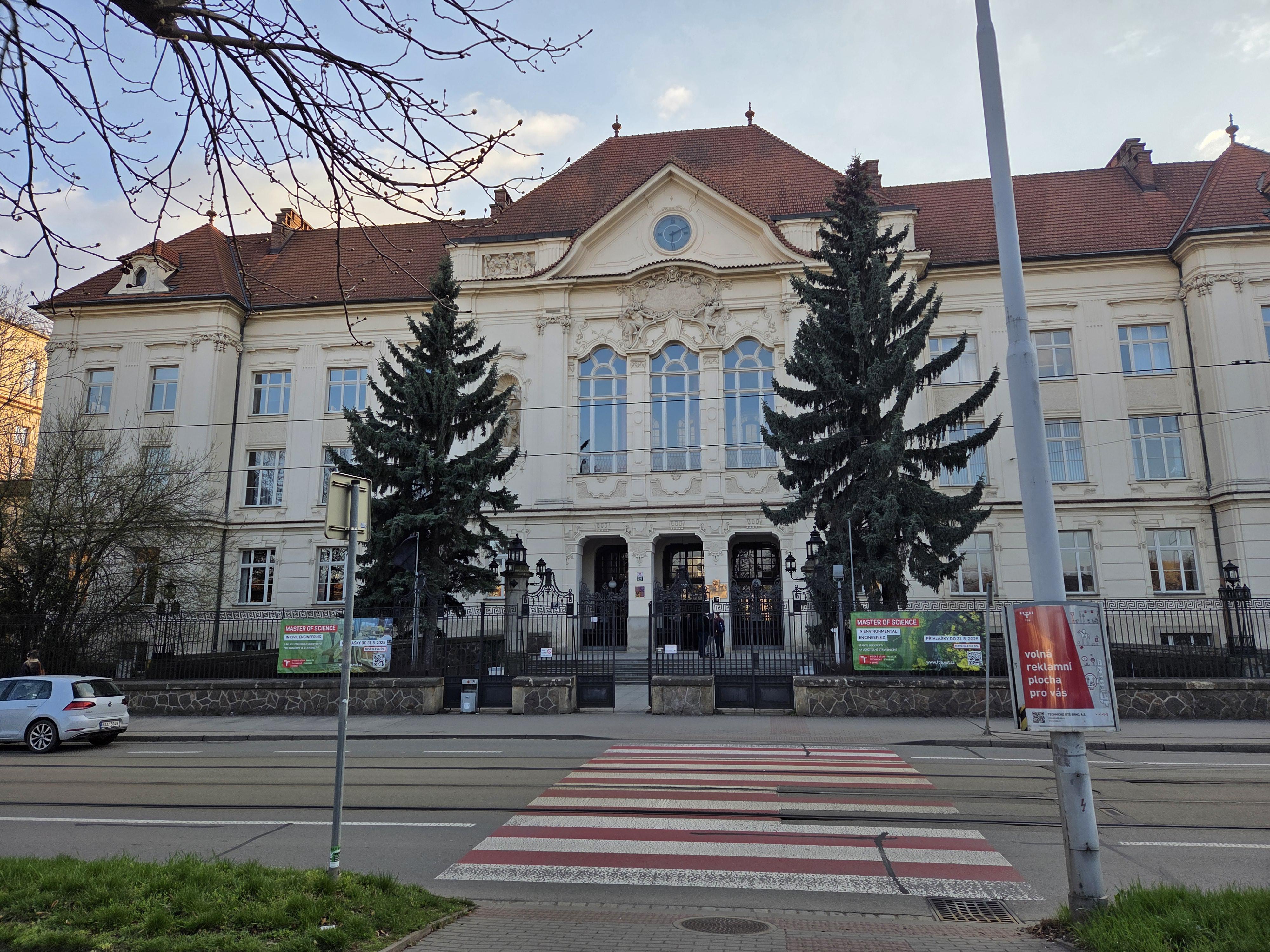 Vysoké učení technické v Brně - Ústav technologie stavebních hmot a dílců Fakulty stavební foto 2