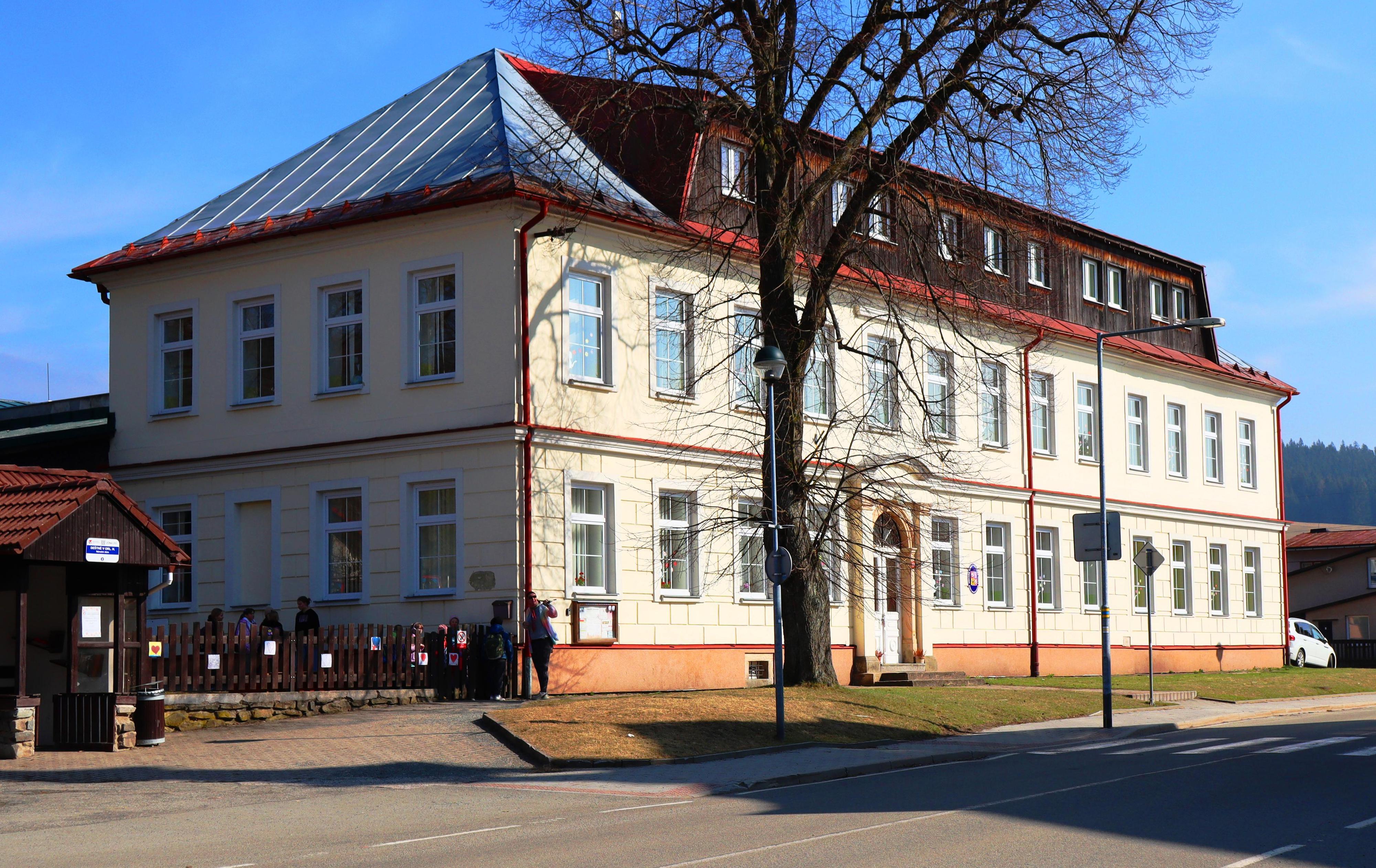 ZŠ a MŠ Deštné v Orlických horách foto 4