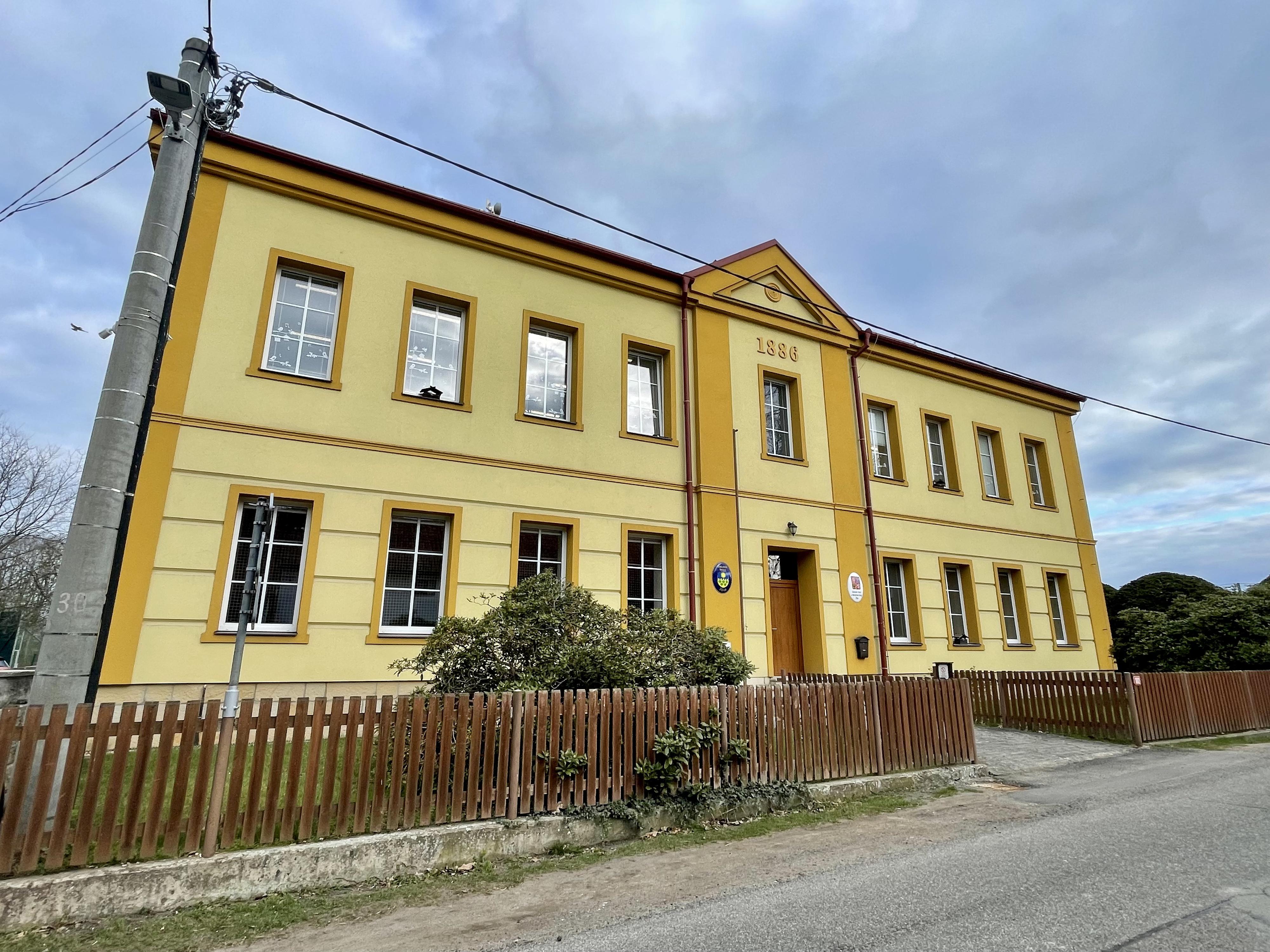 Základní škola a Mateřská škola Žďár foto 3