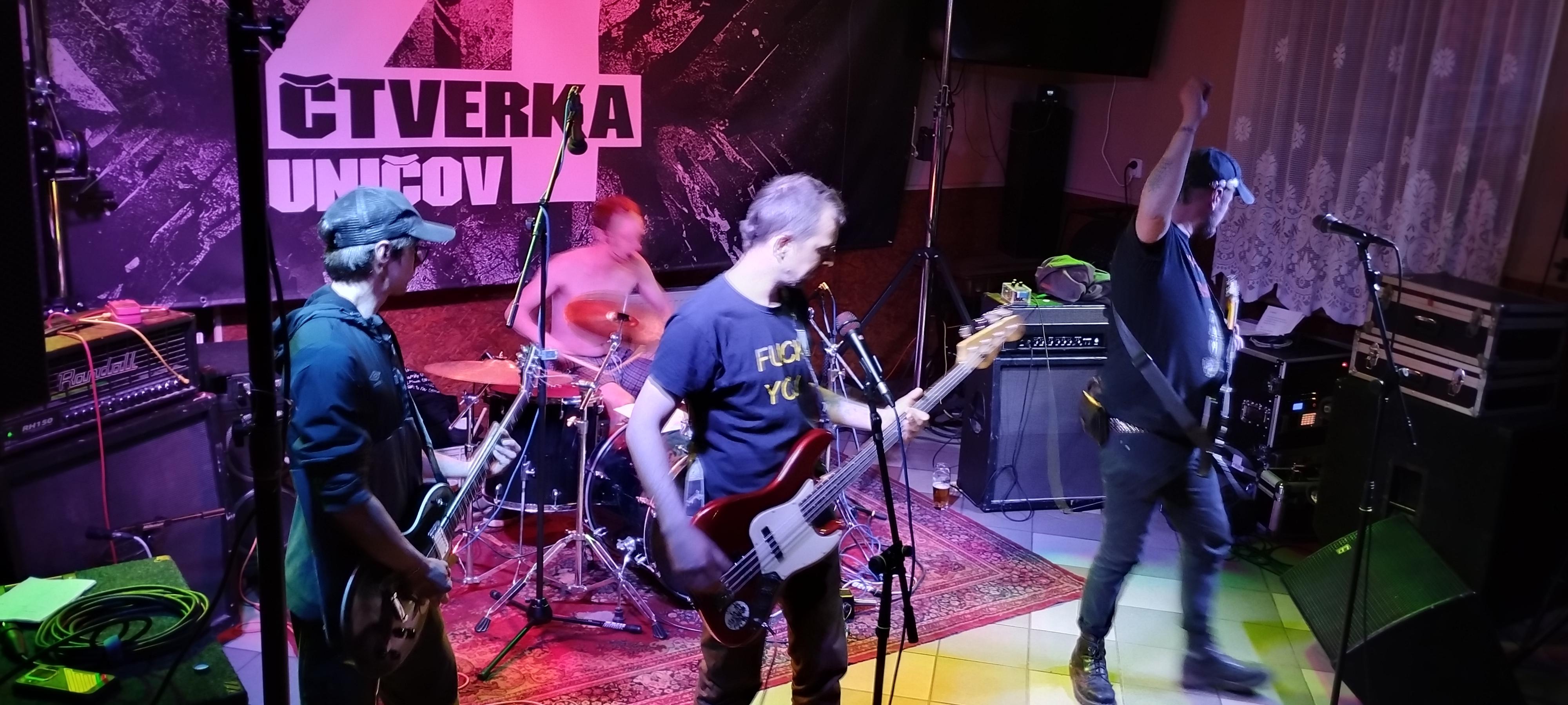 Na střelnici - restaurace Čtverka foto 5