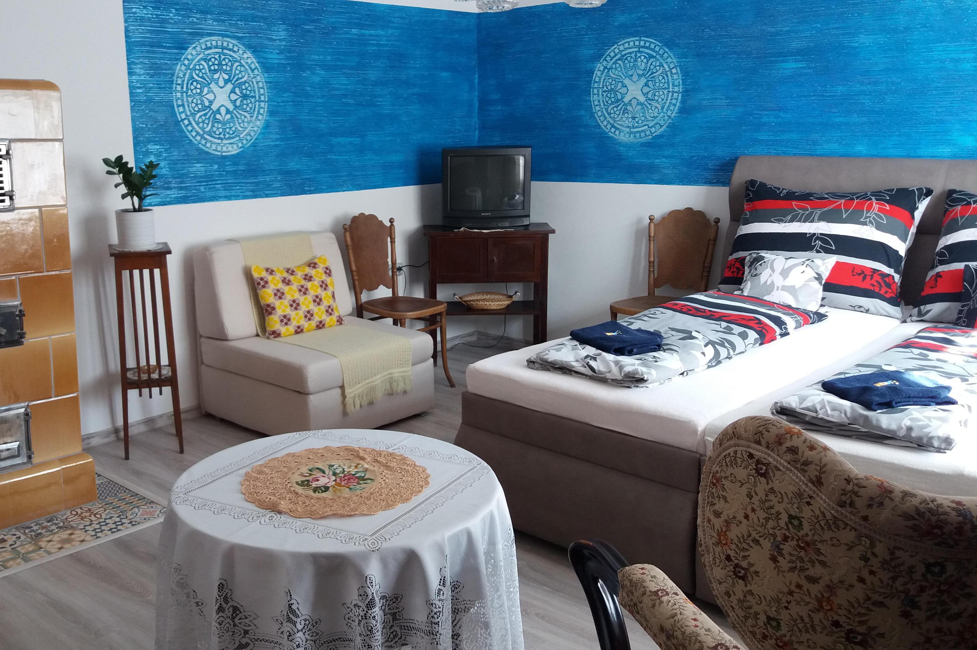 Vila Adámek, Ubytování u Petry