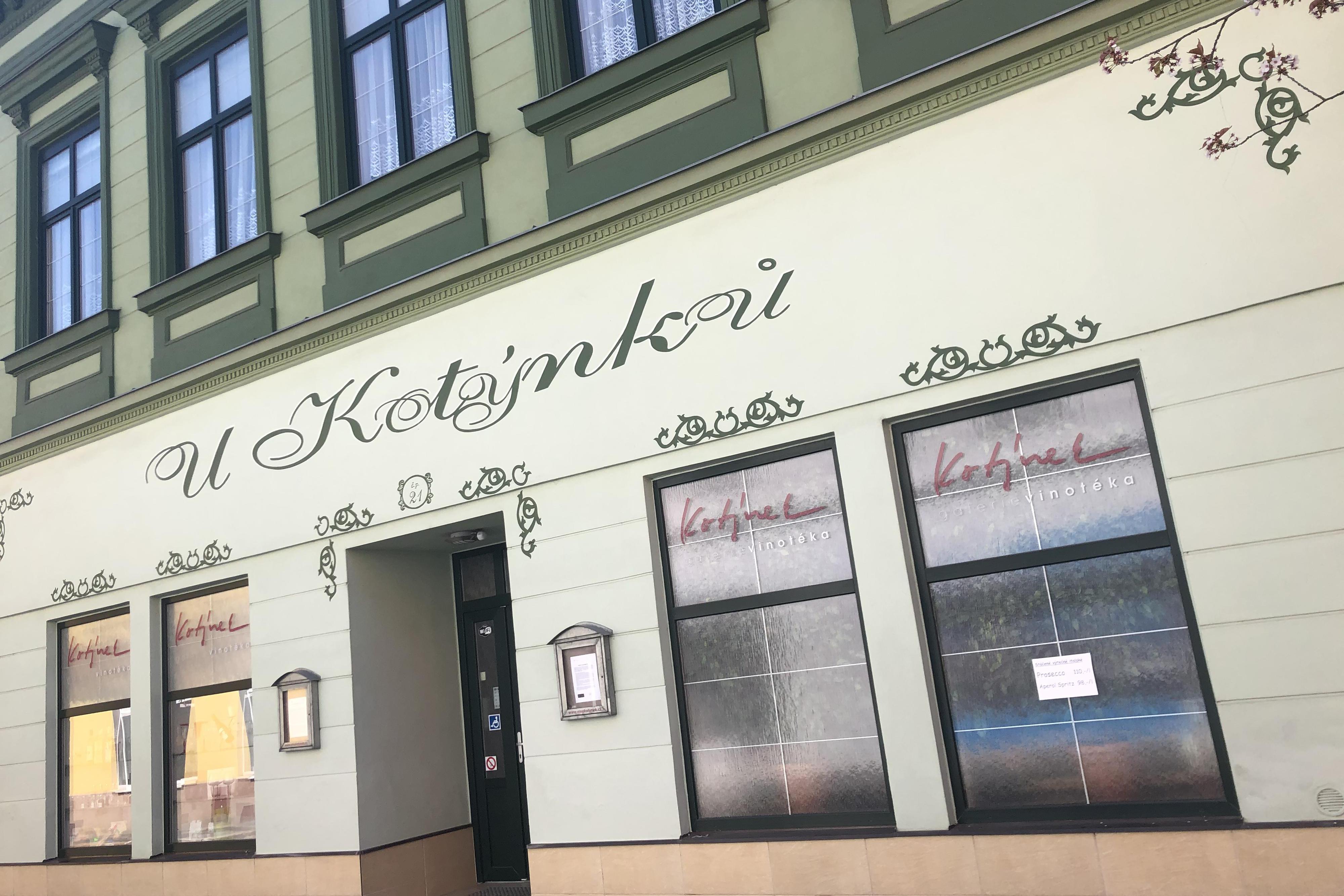 Vinotéka a Galerie Kotýnek