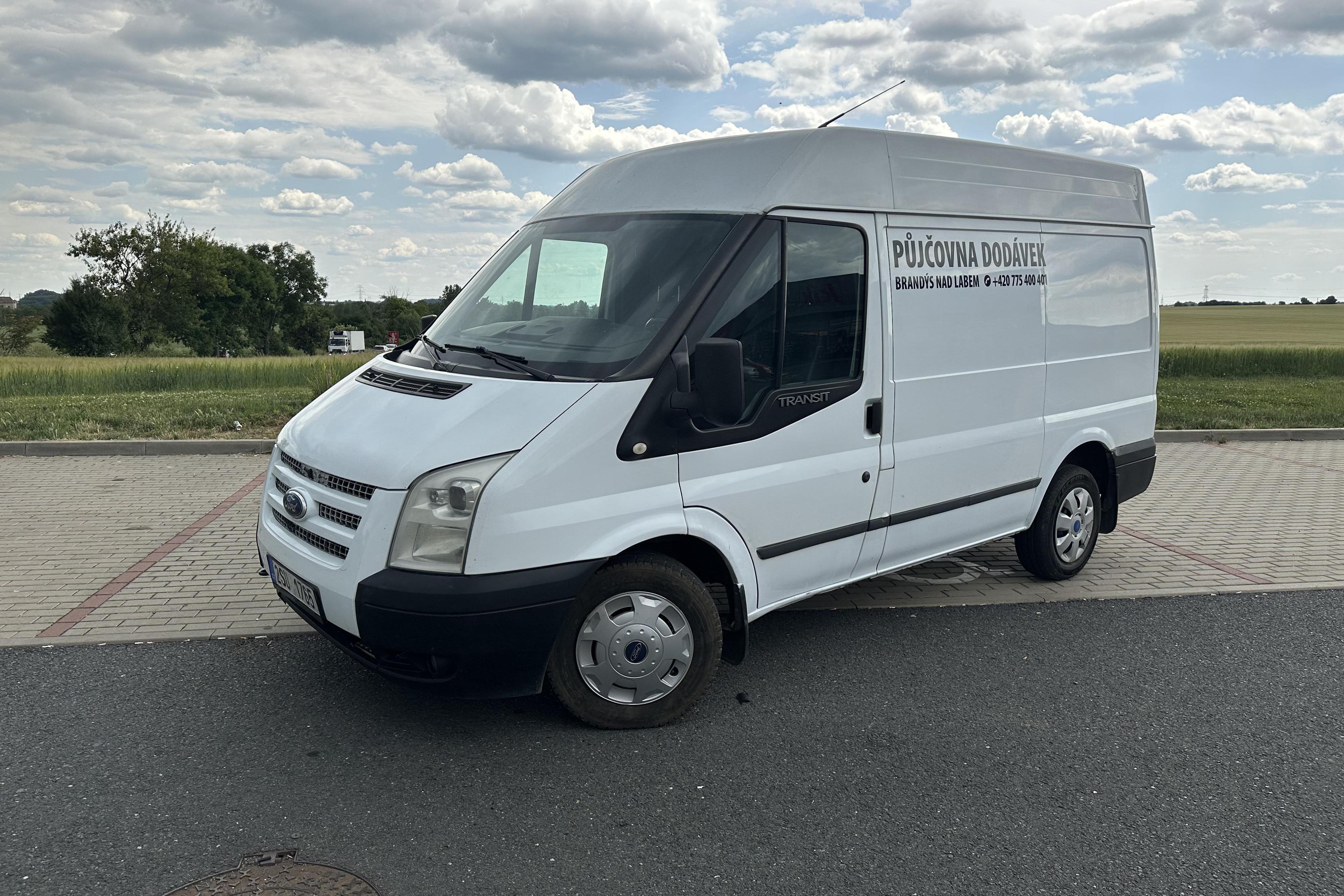 Dodávky na měsíc a déle – spolehlivý pronájem