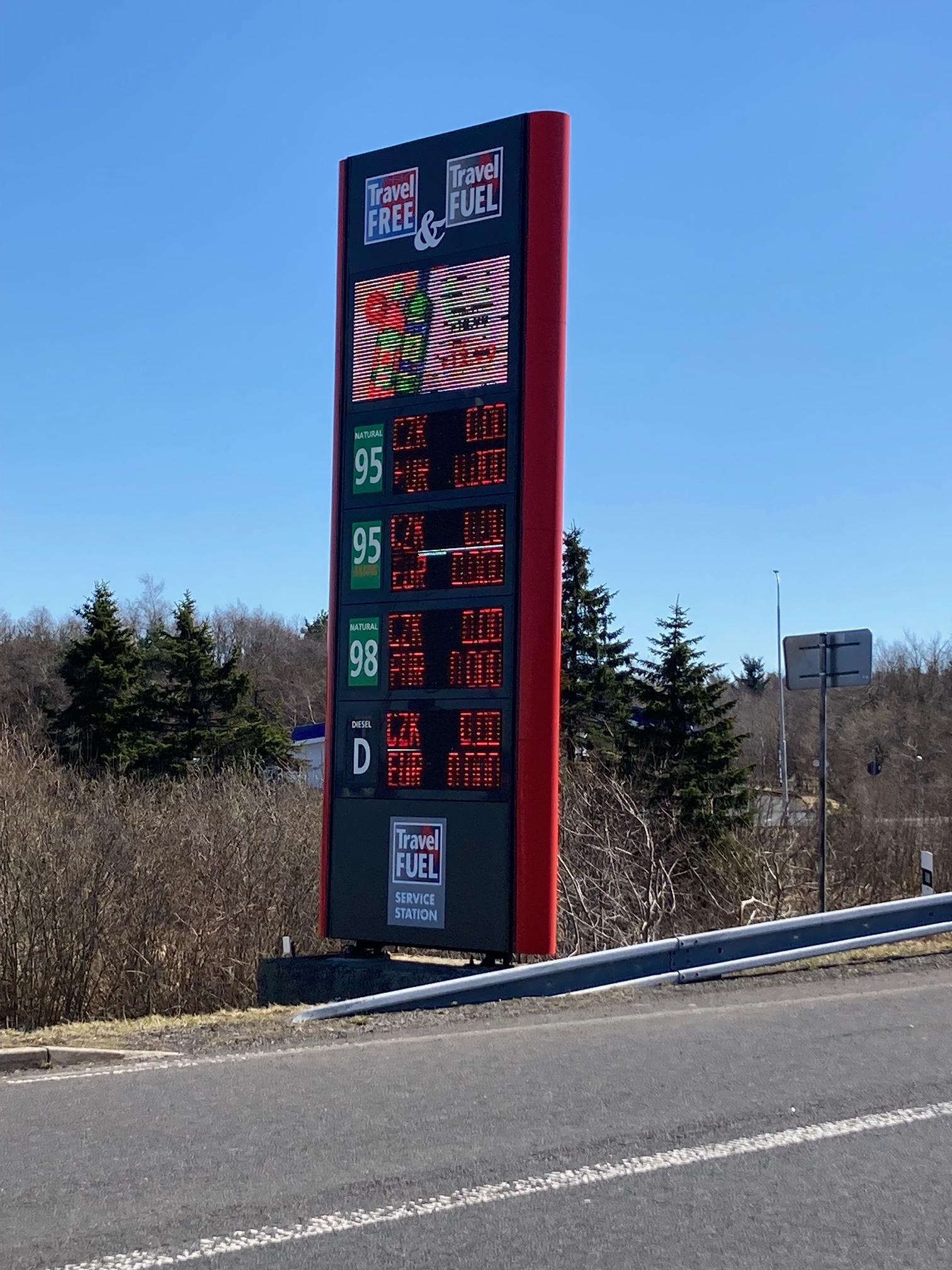 TRAVEL FUEL SERVICE STATION foto 5