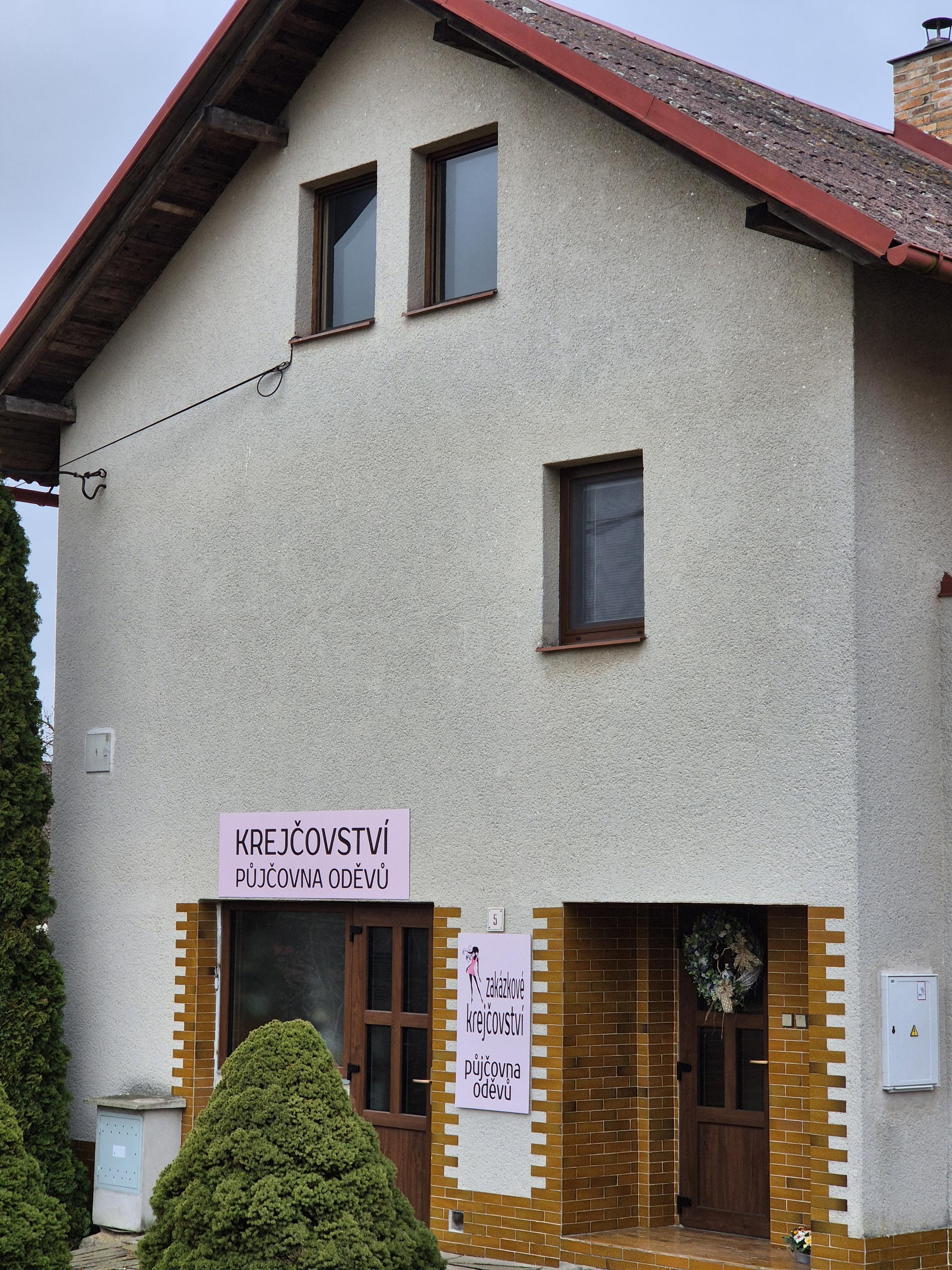 Šaty Fialová - Půjčovna Krejčovství Částkovice foto 2