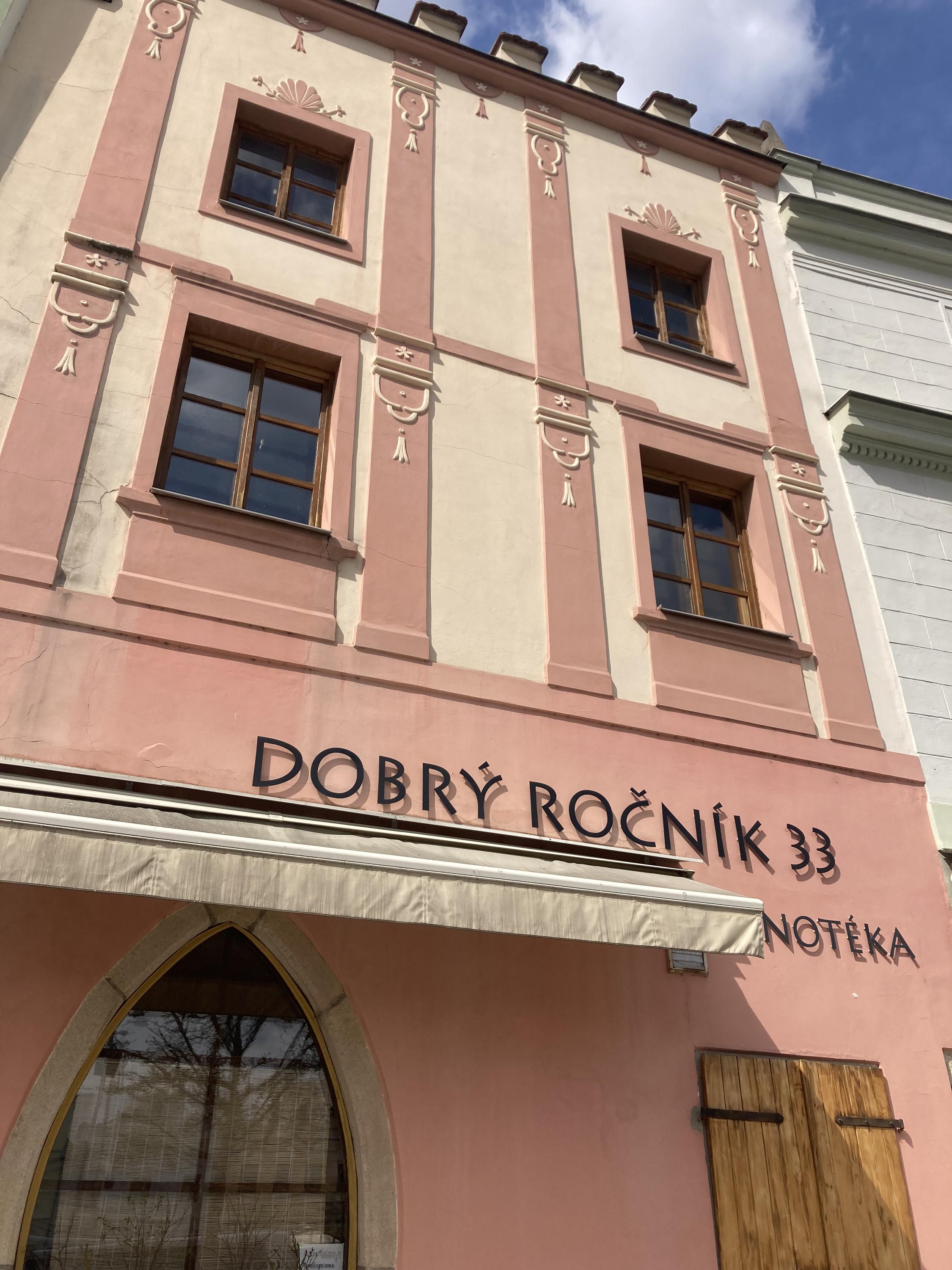 Dobrý ročník 33 - vinotéka foto 3