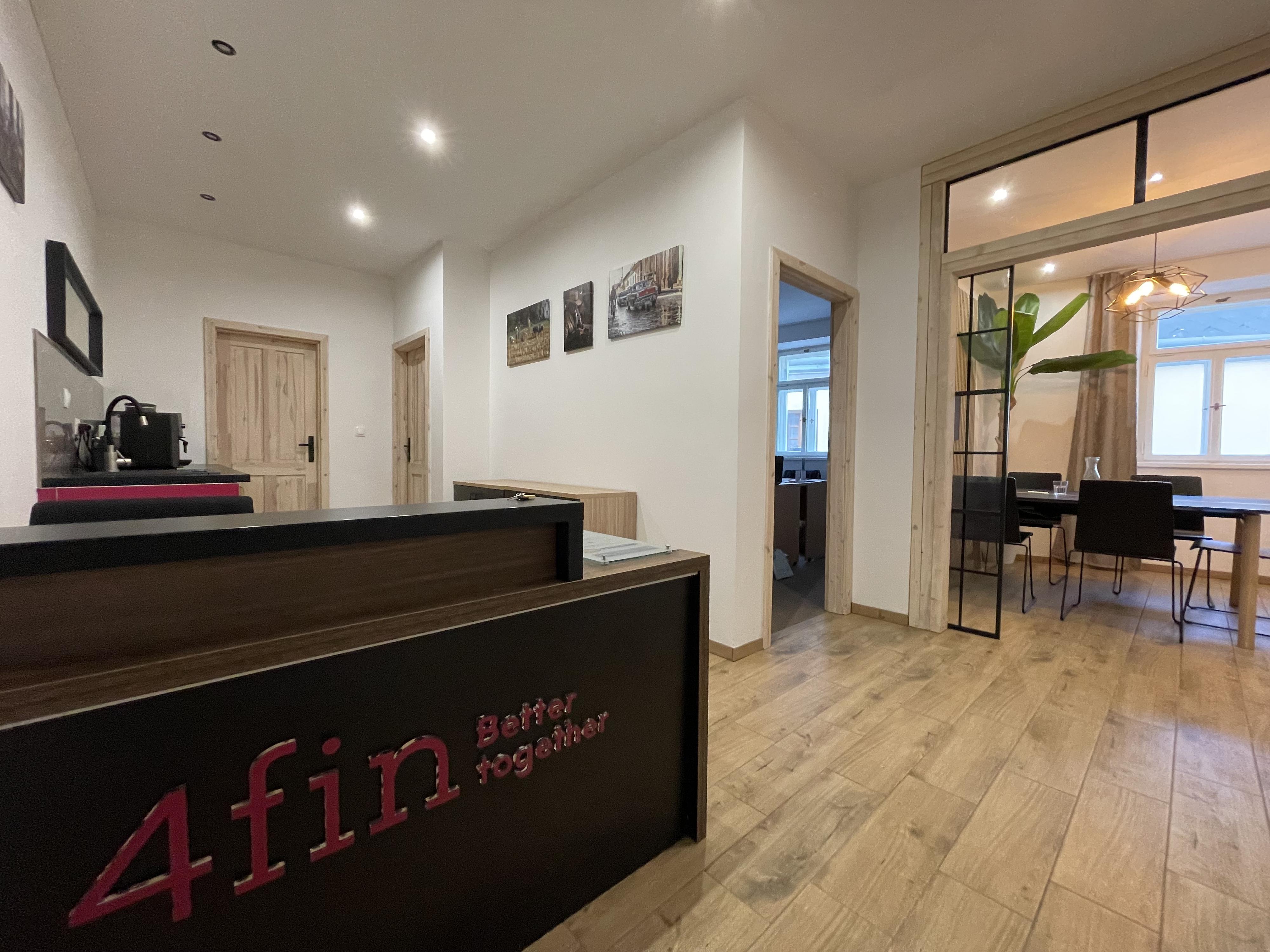 Dina Machálková realitní makléřka foto 3