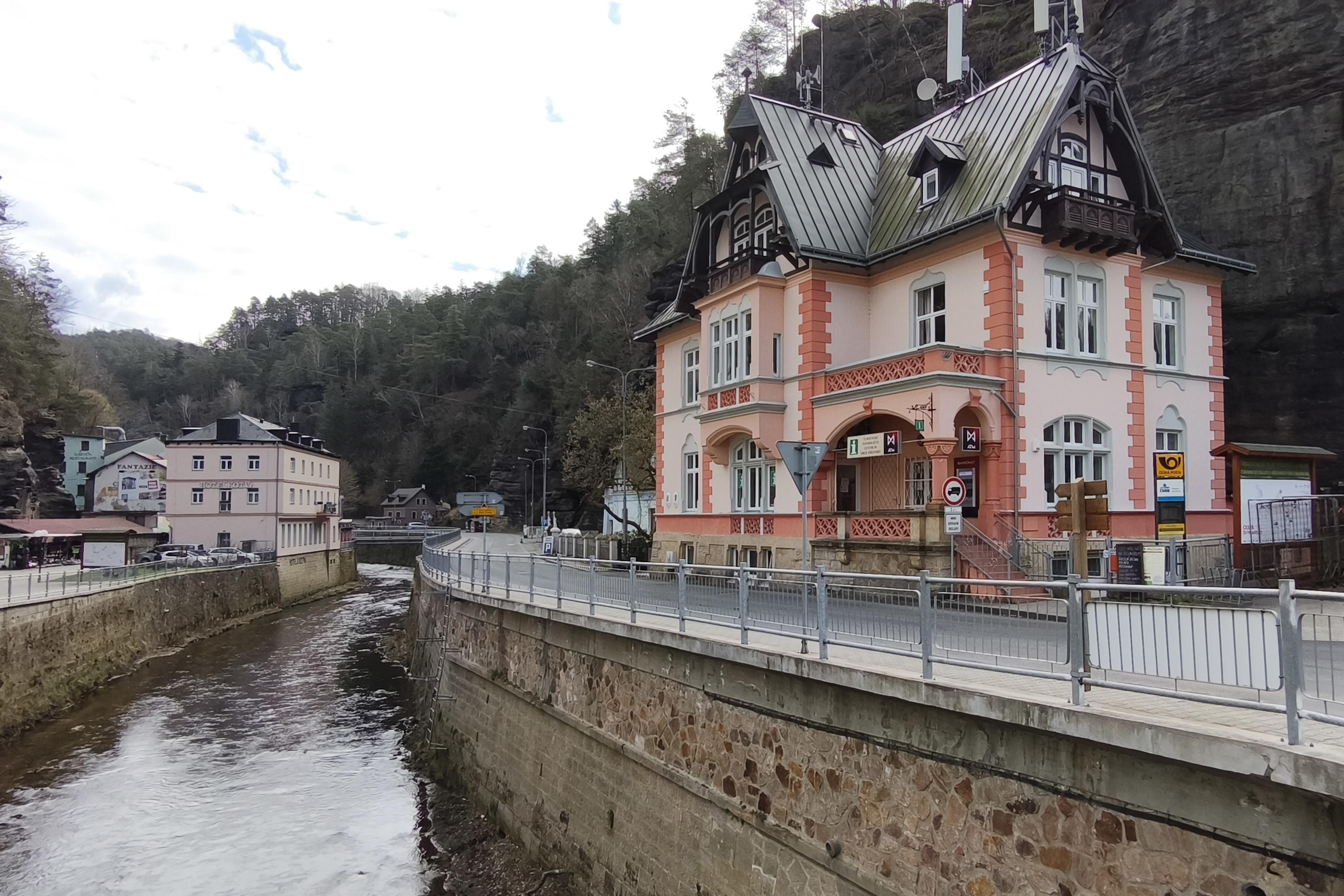 Hřensko - obecní úřad foto 5