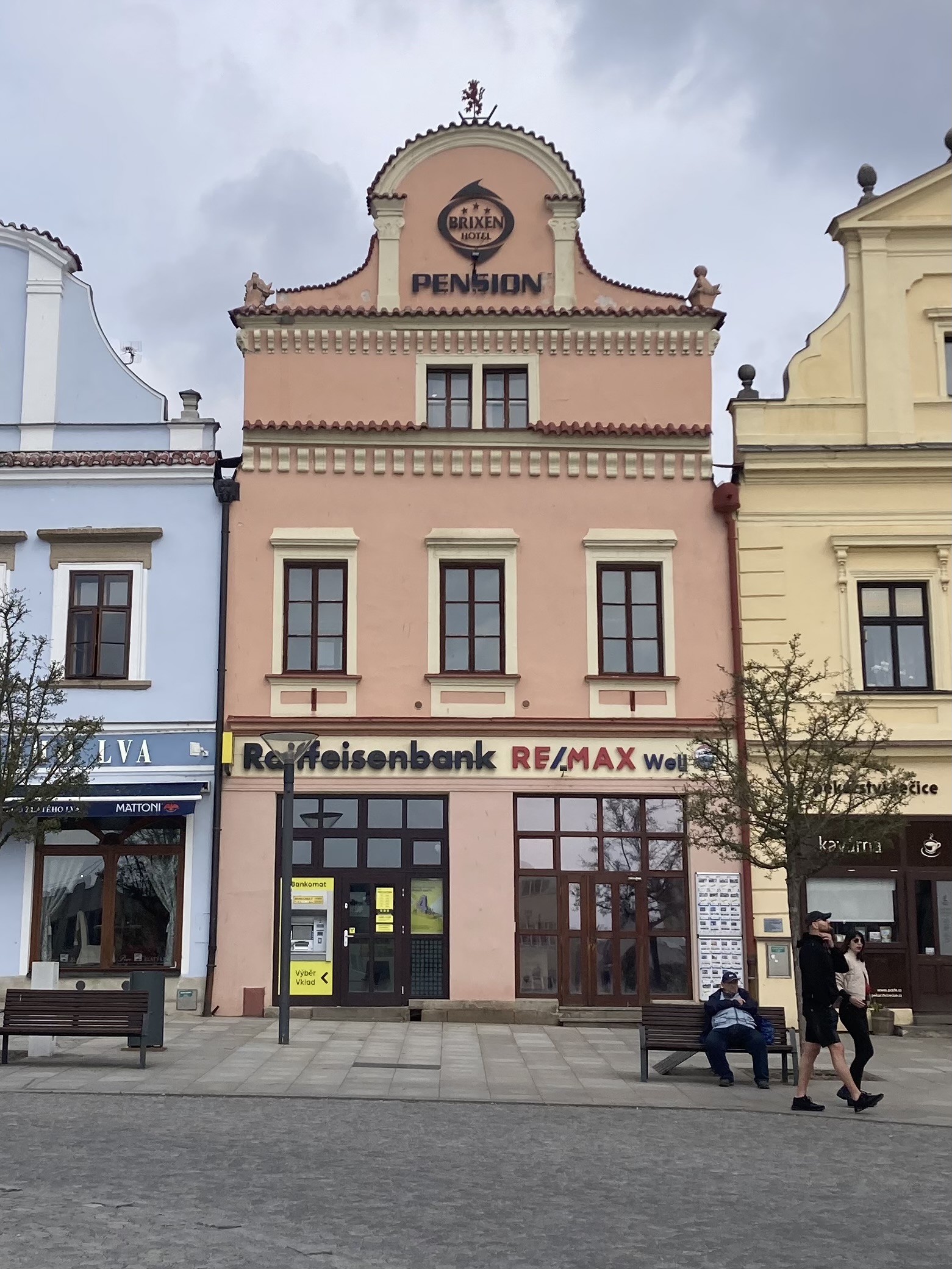 Raiffeisenbank - bankomat foto 2