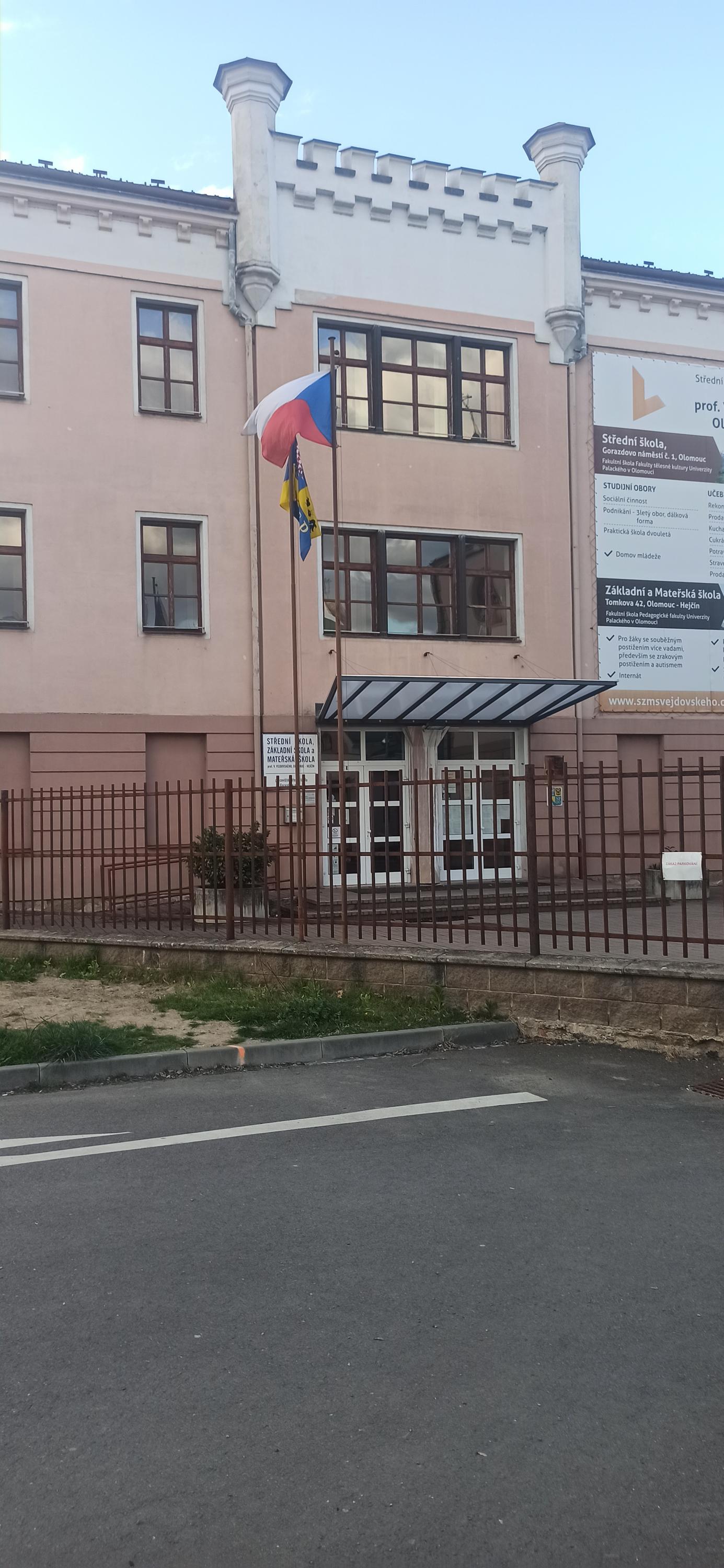 SŠ, ZŠ a MŠ prof. V. Vejdovského Olomouc-Hejčín foto 3