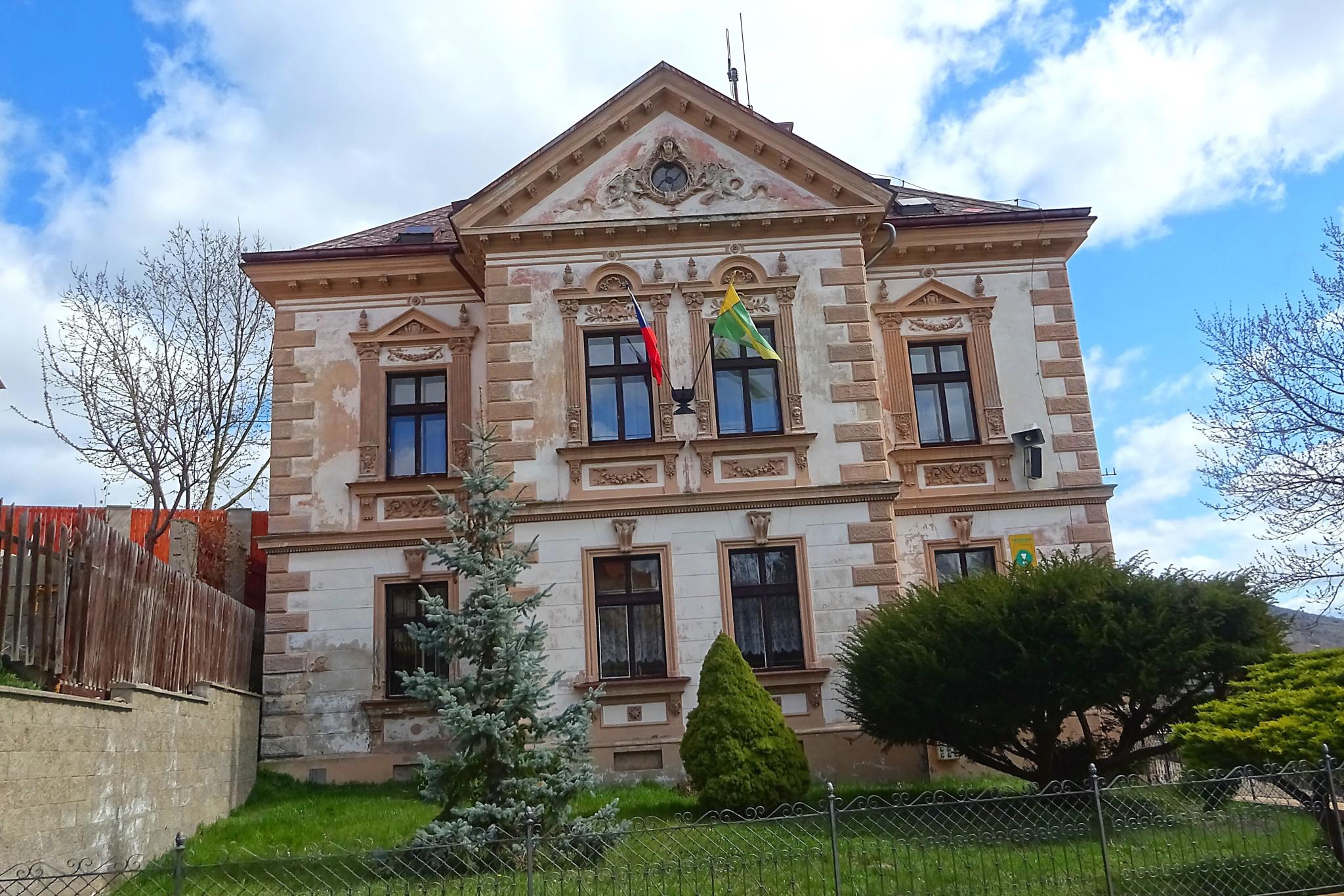 Třebušín - obecní úřad foto 6