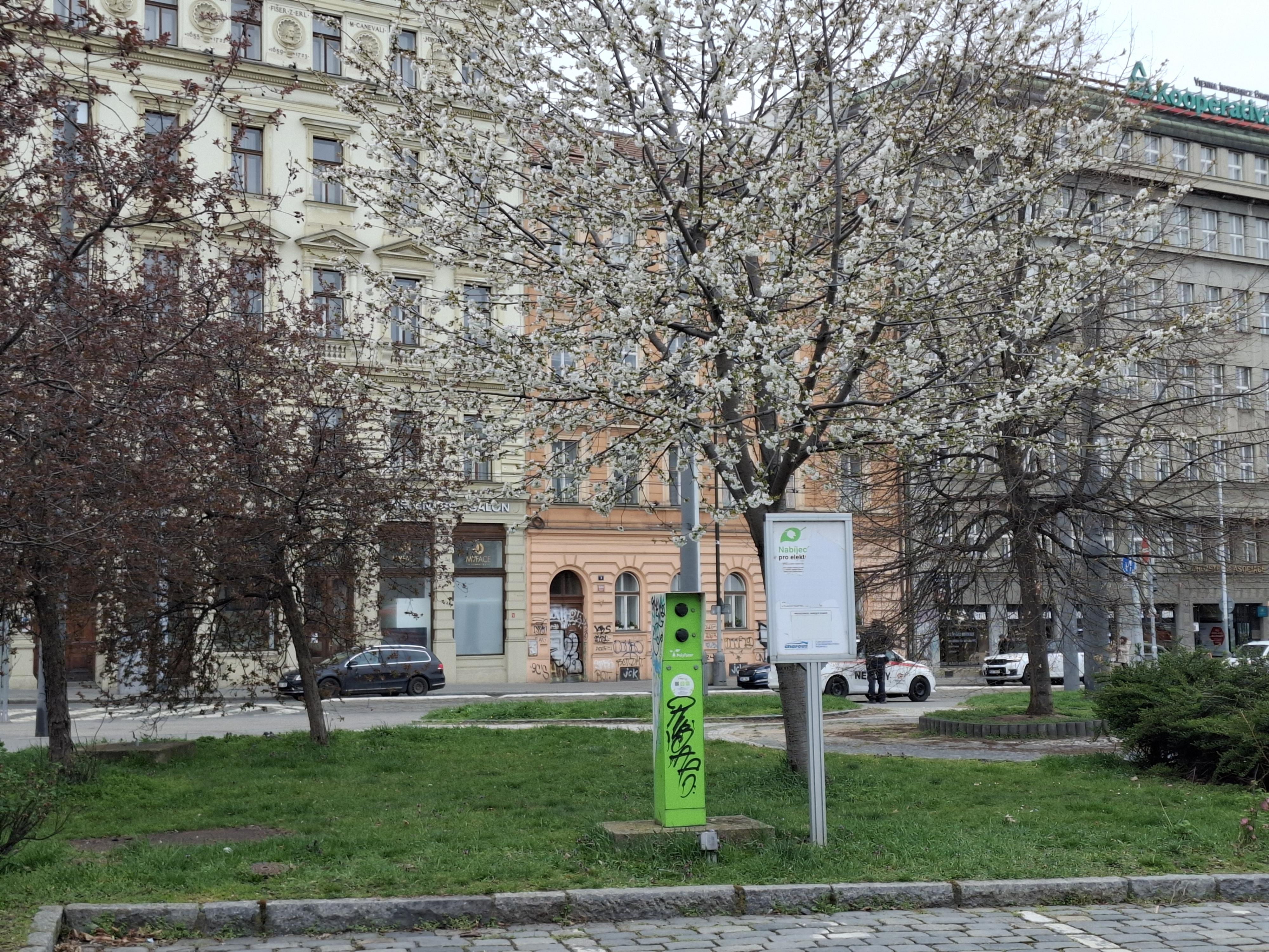 Dobíjecí stanice Polyfazer