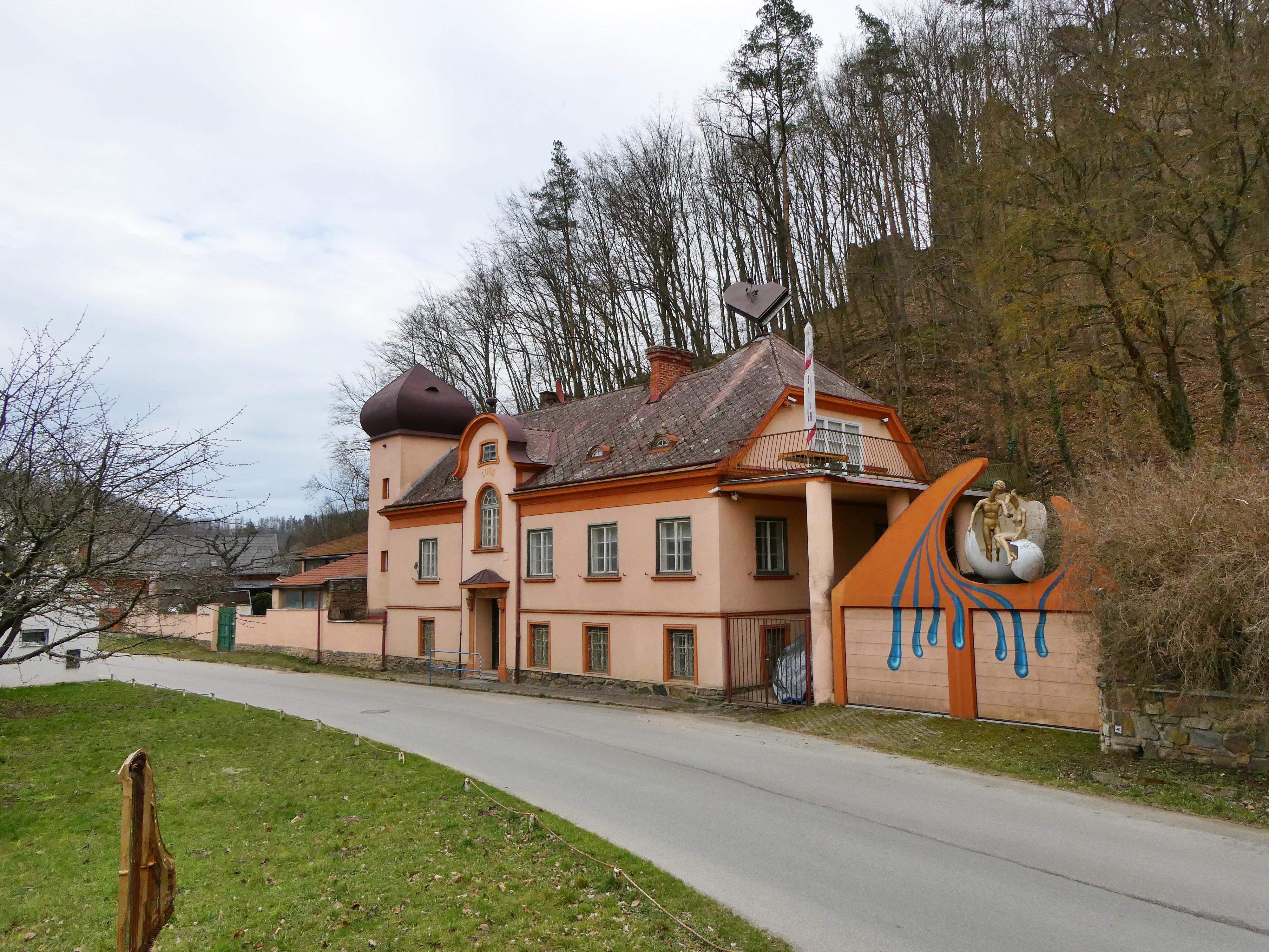 Zámeček Lubo – Muzeum celoživotního díla Lubo Kristka foto 3