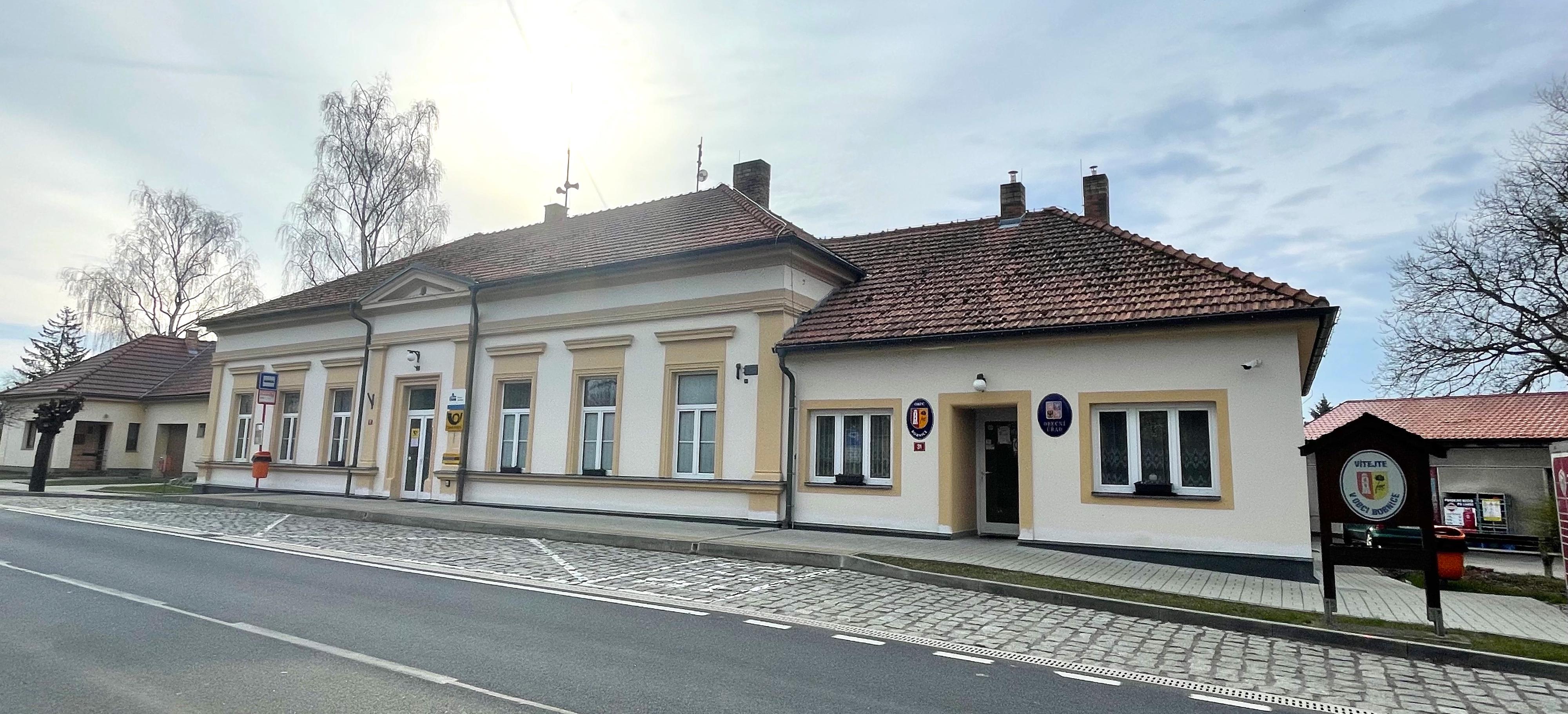 Bobnice - obecní úřad foto 3
