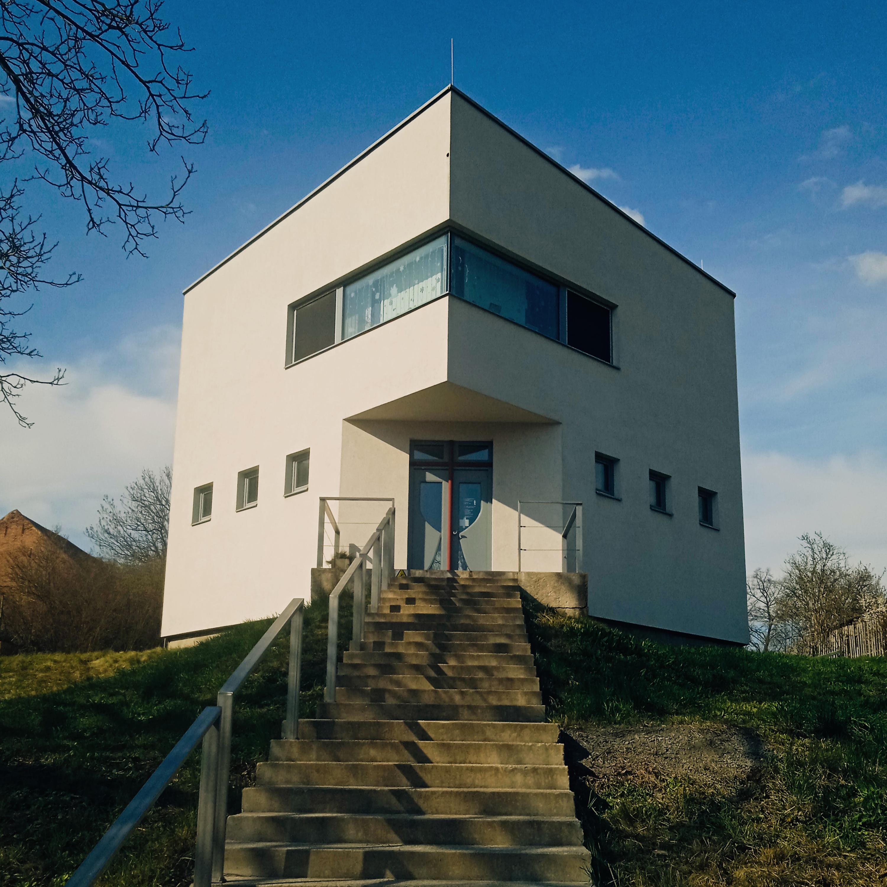 Pavéza - kostel Církve čs. husitské foto 5