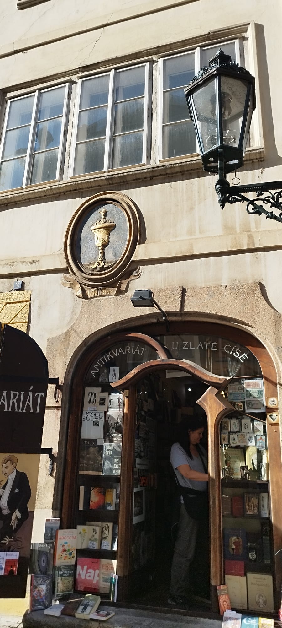 Antikvariát Nerudova foto 4