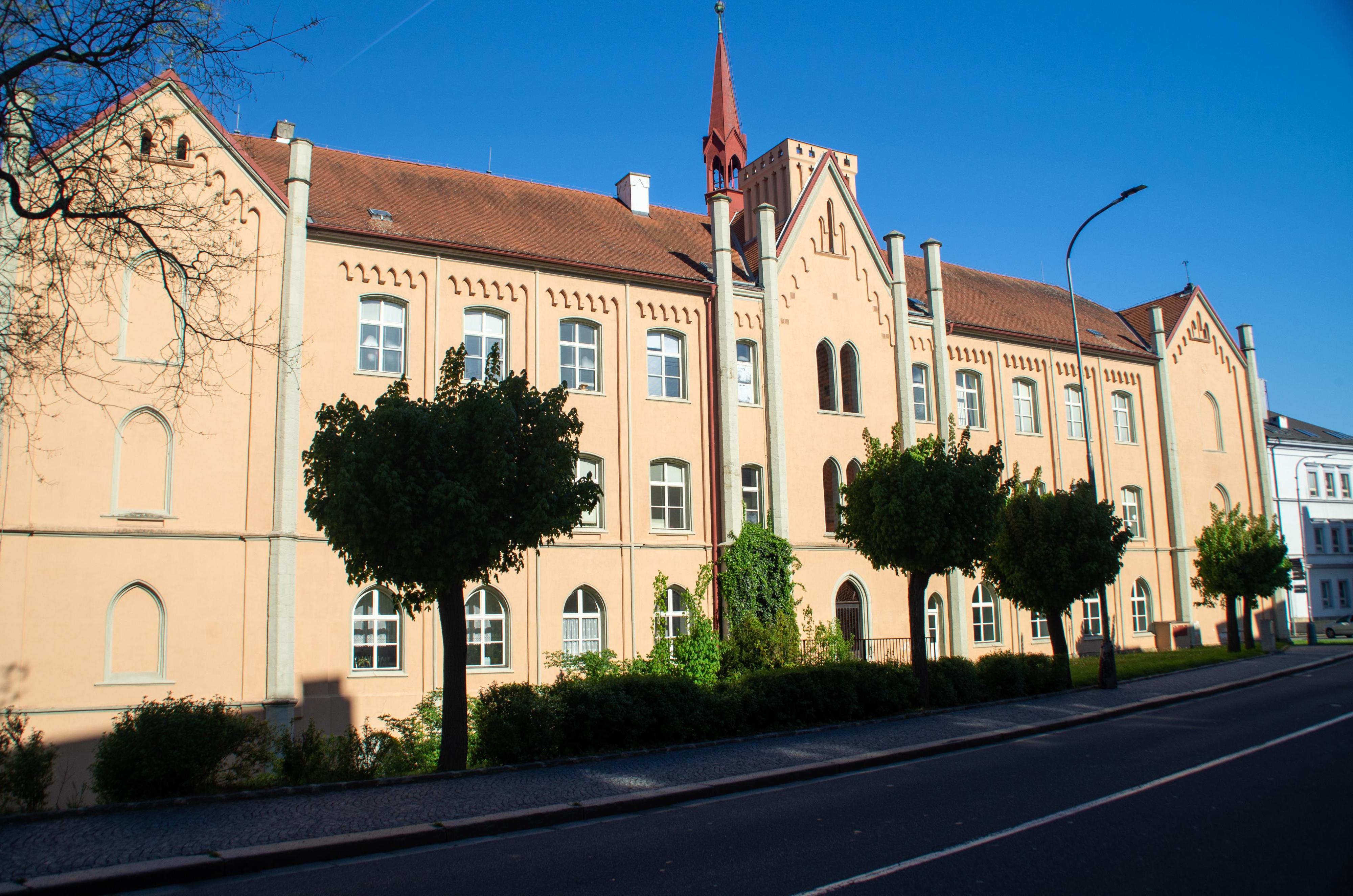 ZŠ Chrudim, Školní náměstí foto 6