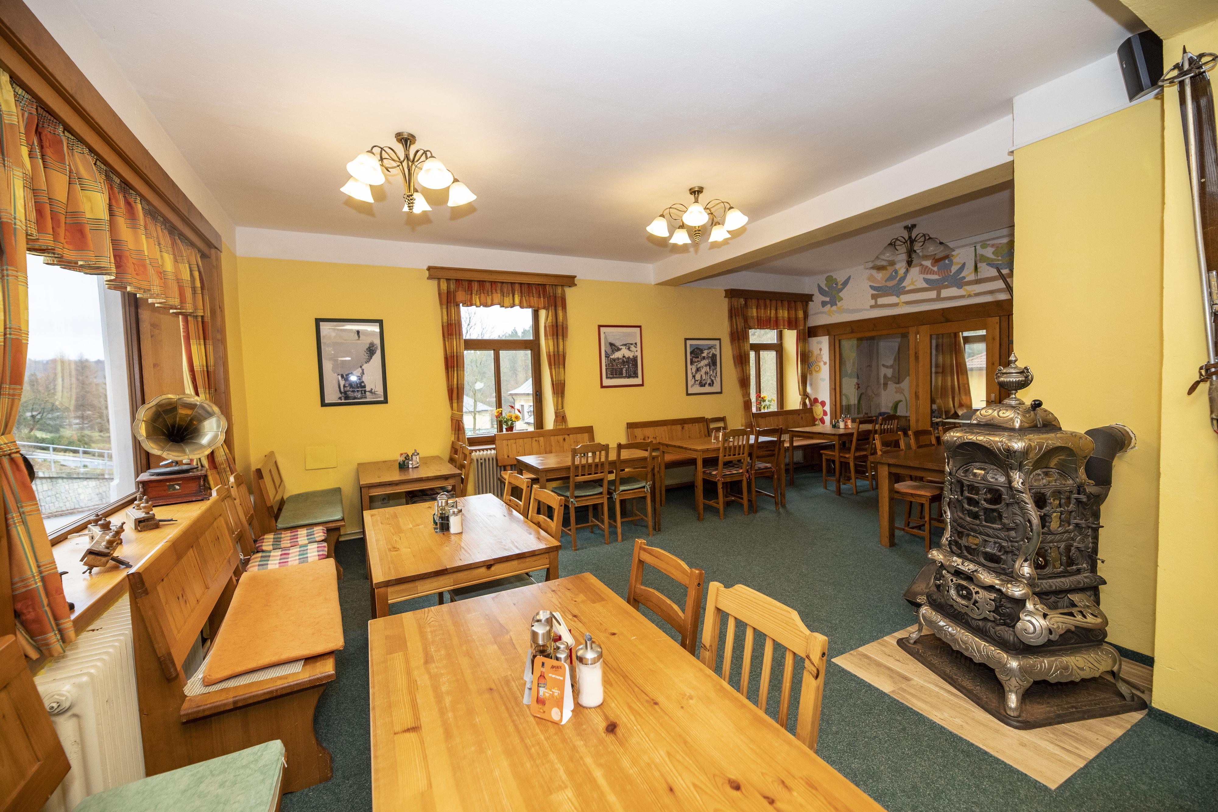 Restaurace Černá Hora -  Penzión Adélka foto 2