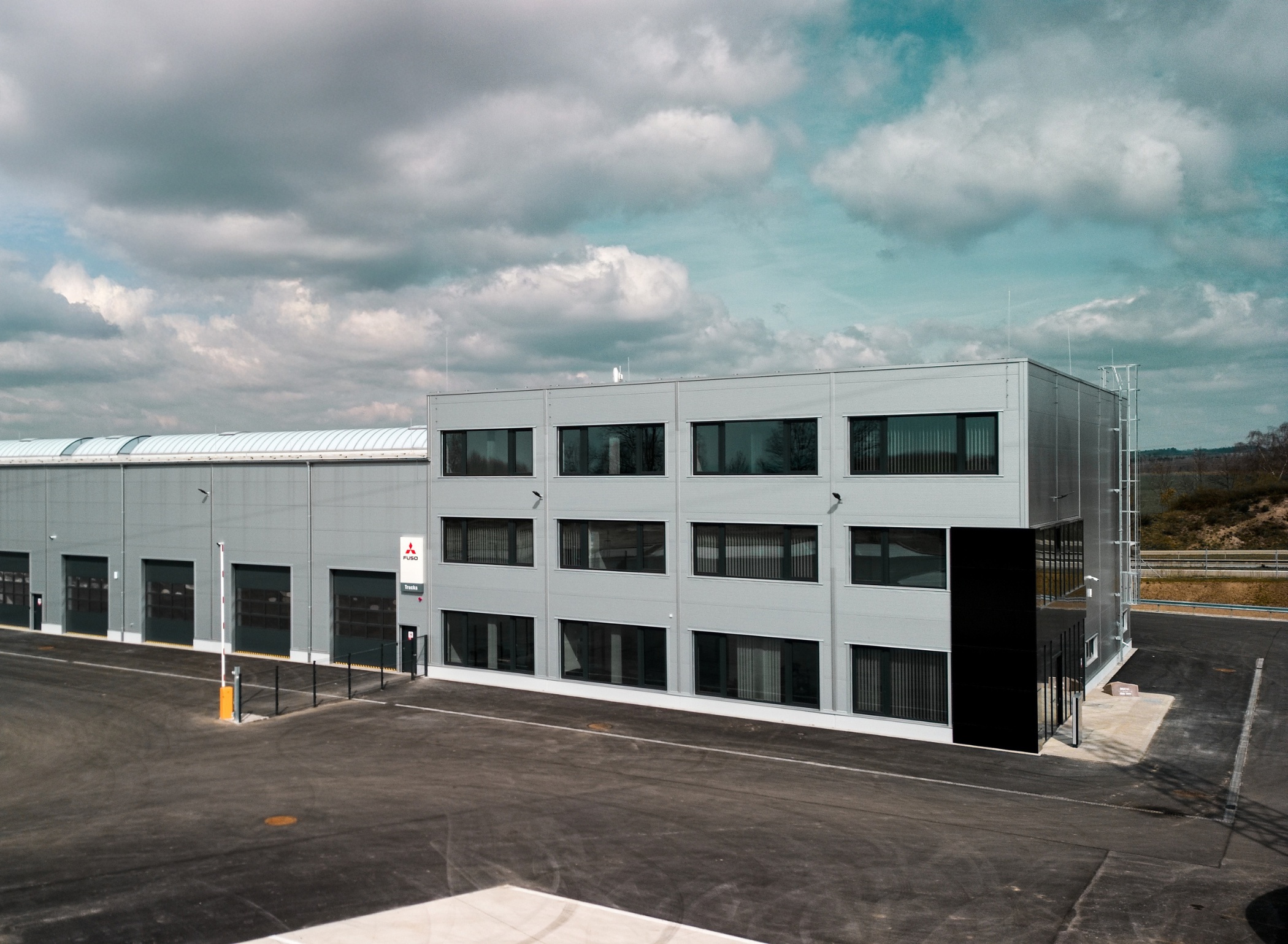 Truckcentrum Mercedes-Benz AutoWallis České Budějovice foto 6