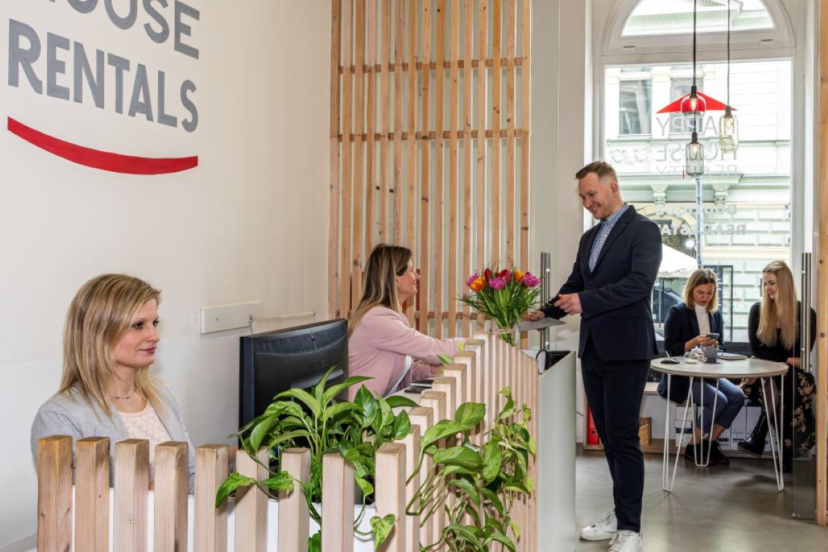 Happy House Rentals s.r.o., realitní kancelář