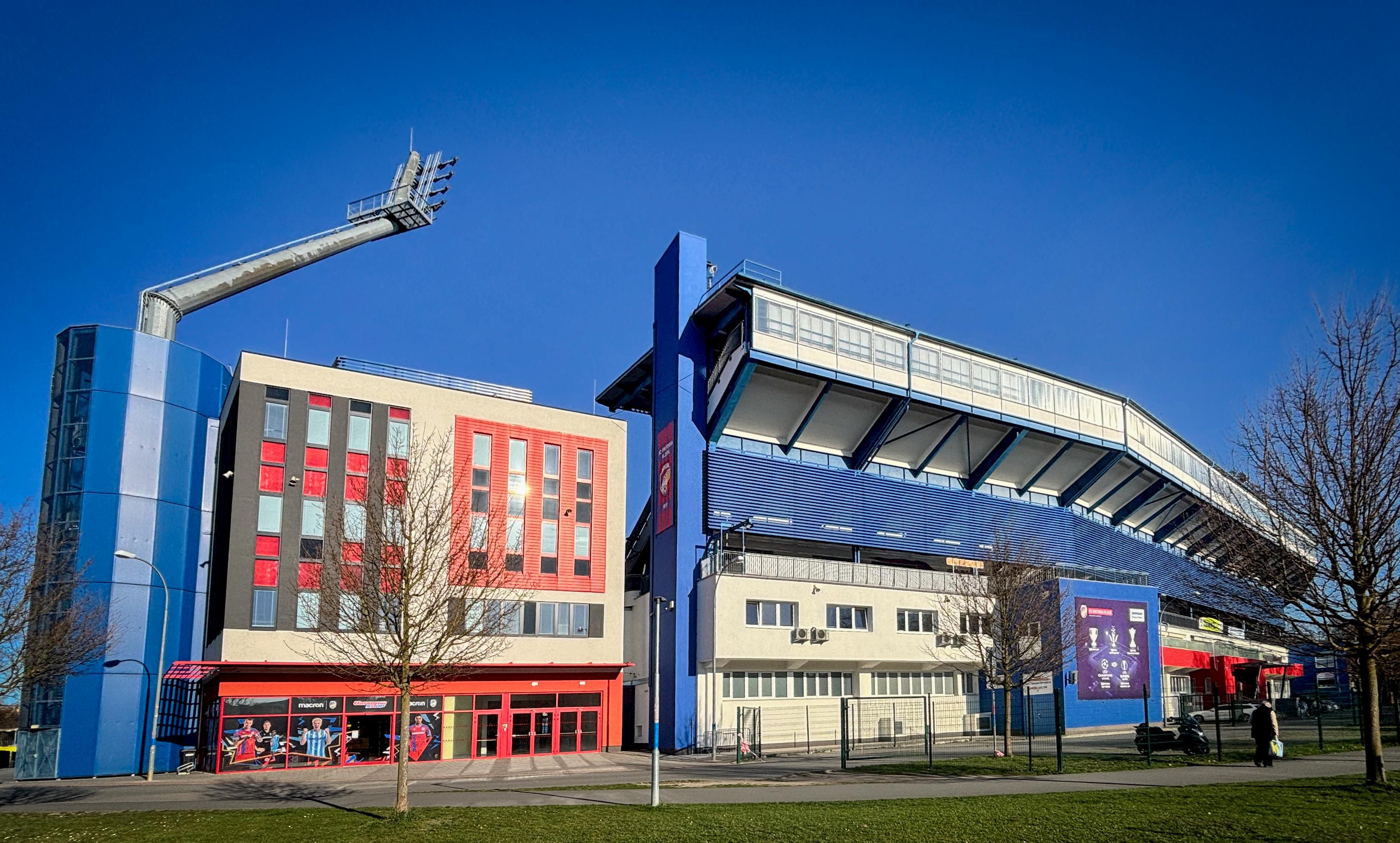 Doosan Aréna foto 2
