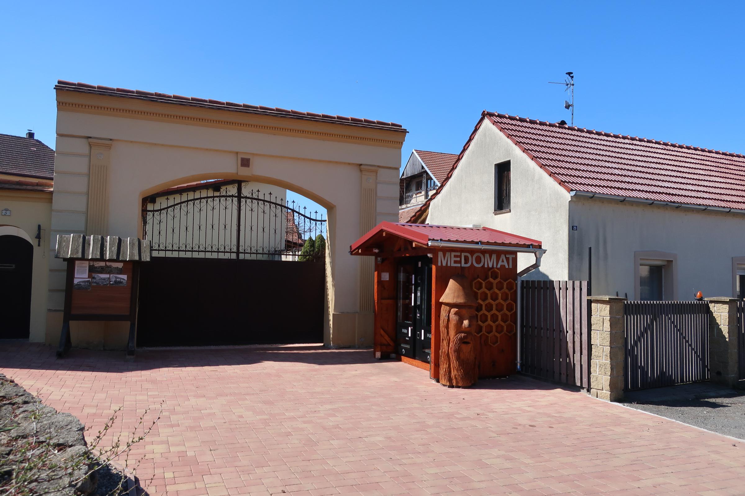 Medomat - Včelí farma Cihlářovi foto 2