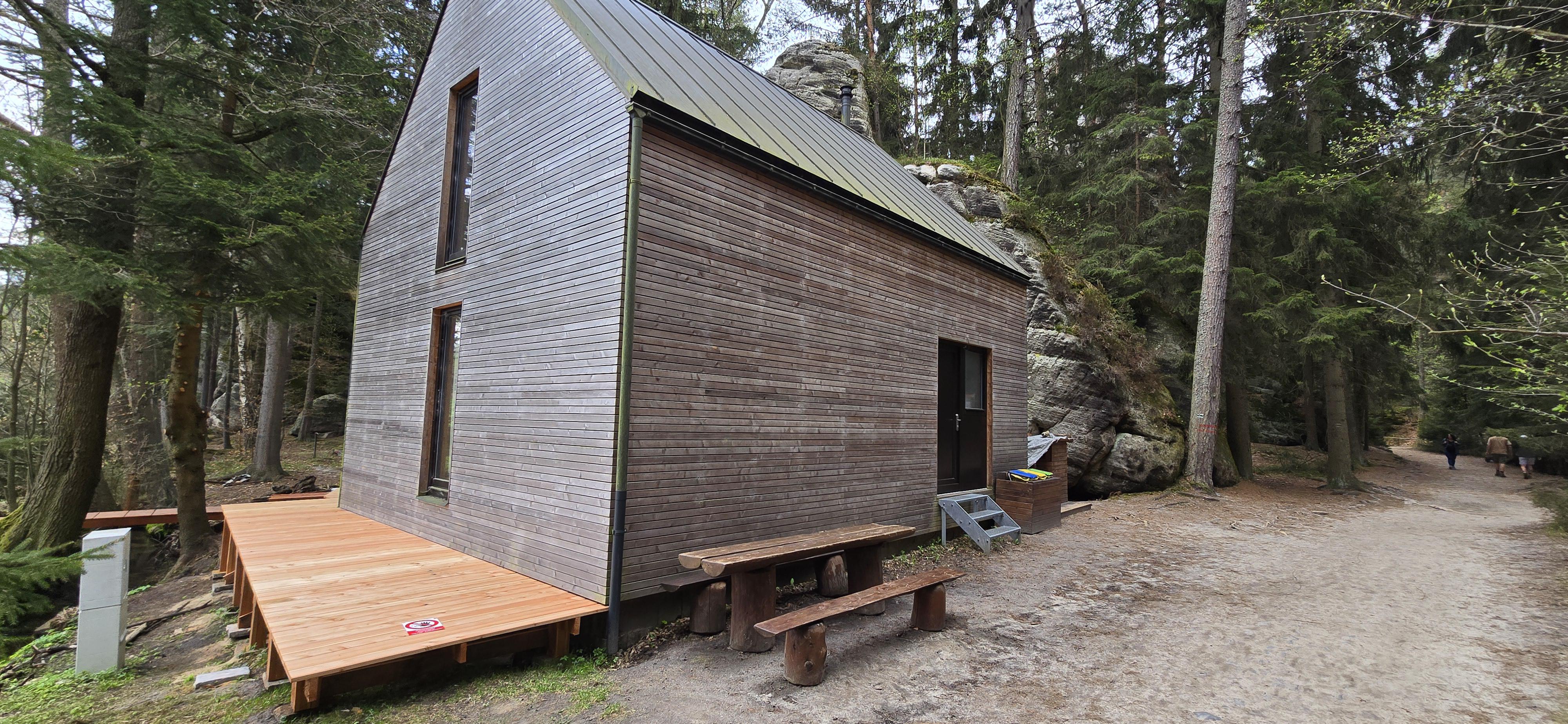 Občerstvení pod skalami