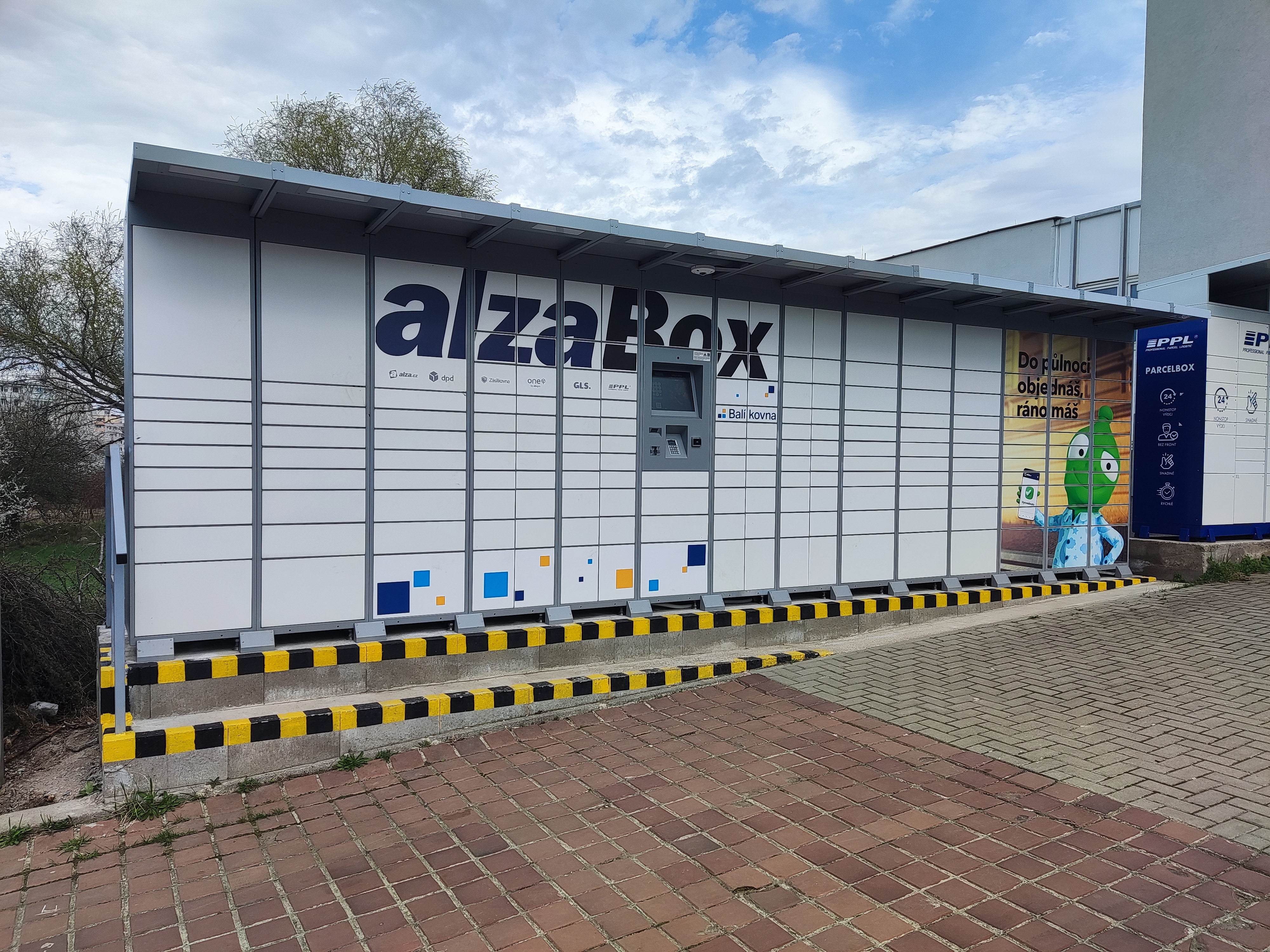 AlzaBox
