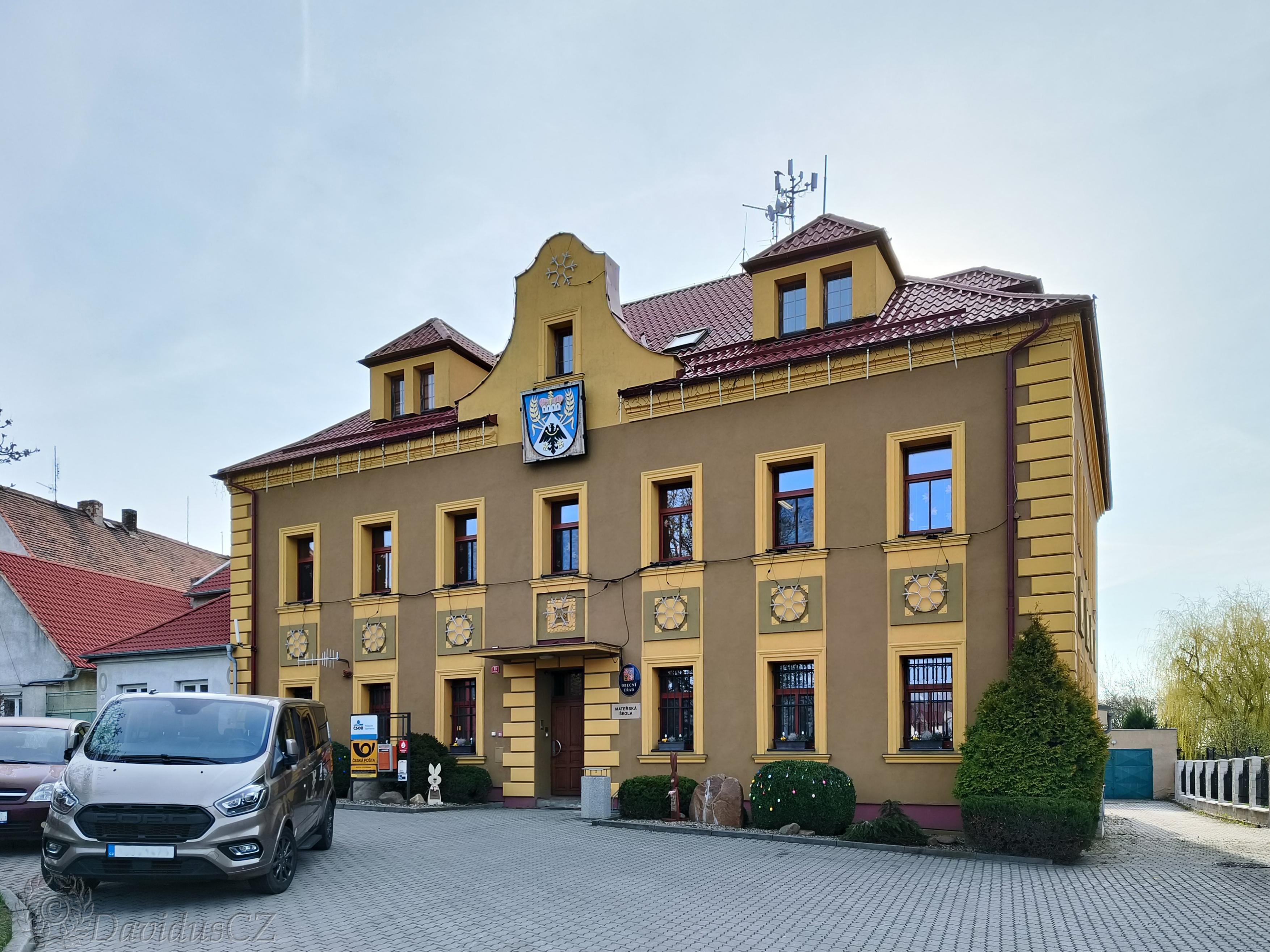 Hrušovany - obecní úřad foto 2