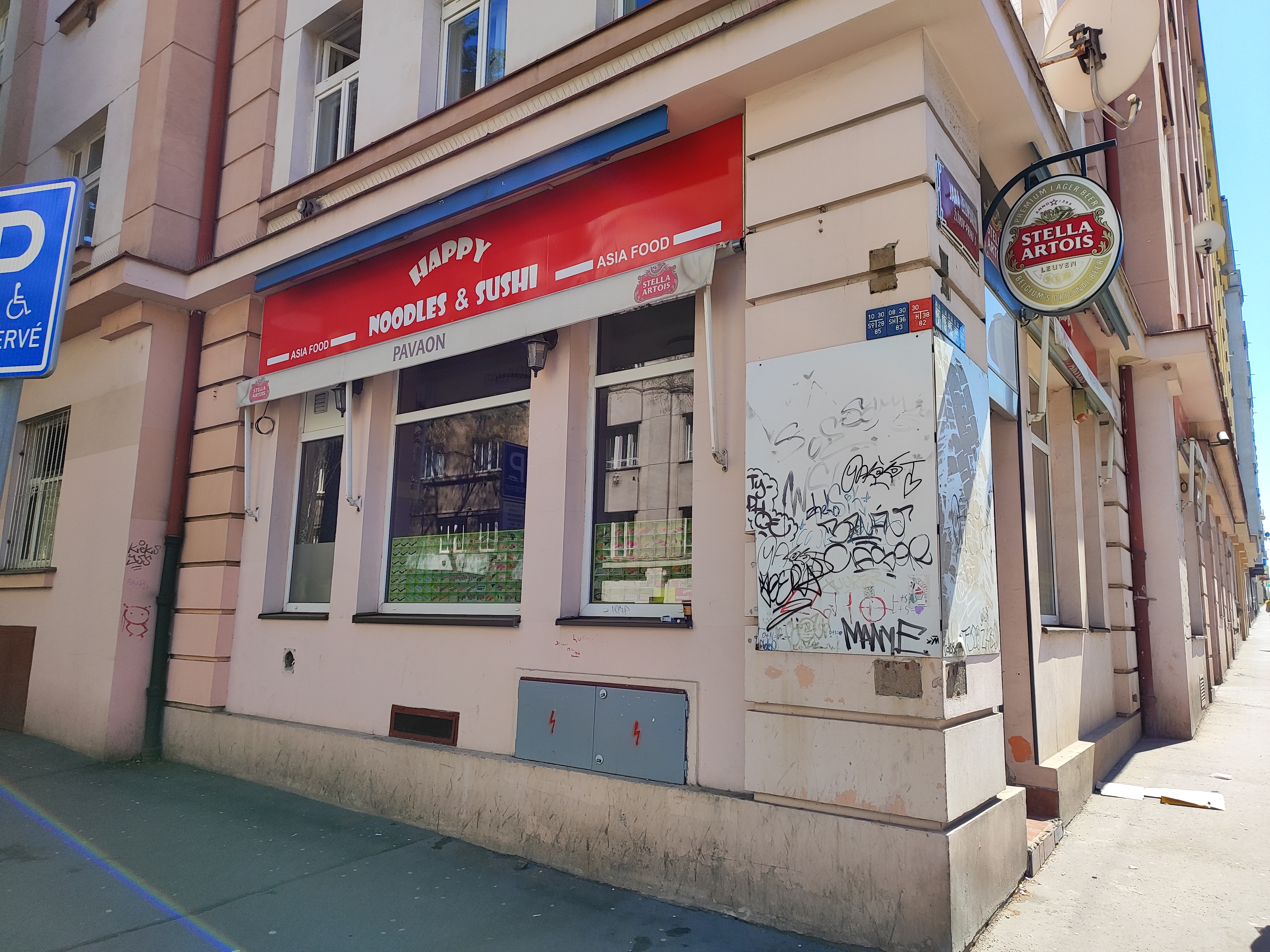 Happy noodles &sushi