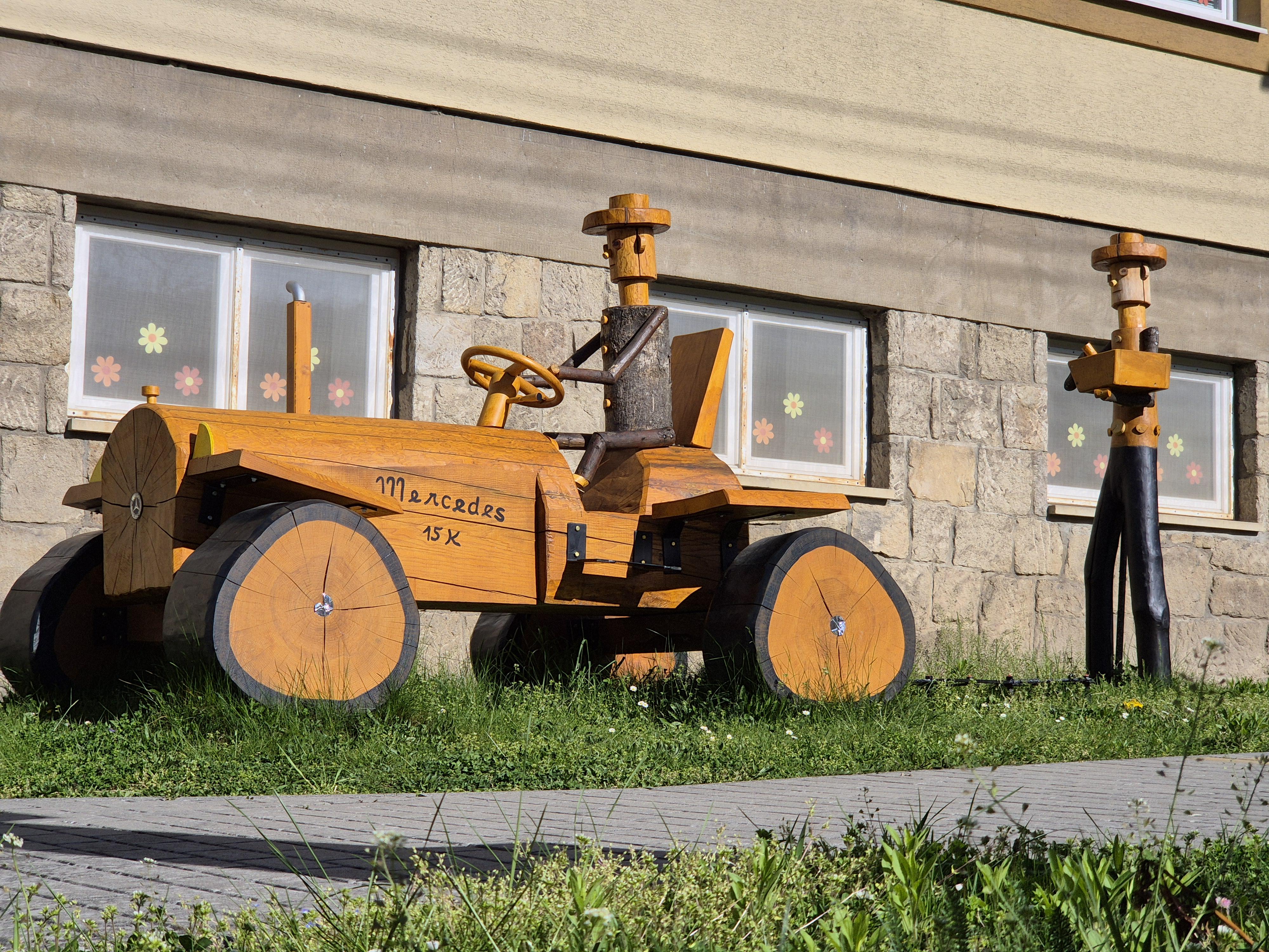 Jubilejní ZŠ T. G. Masaryka a MŠ Rusava foto 3