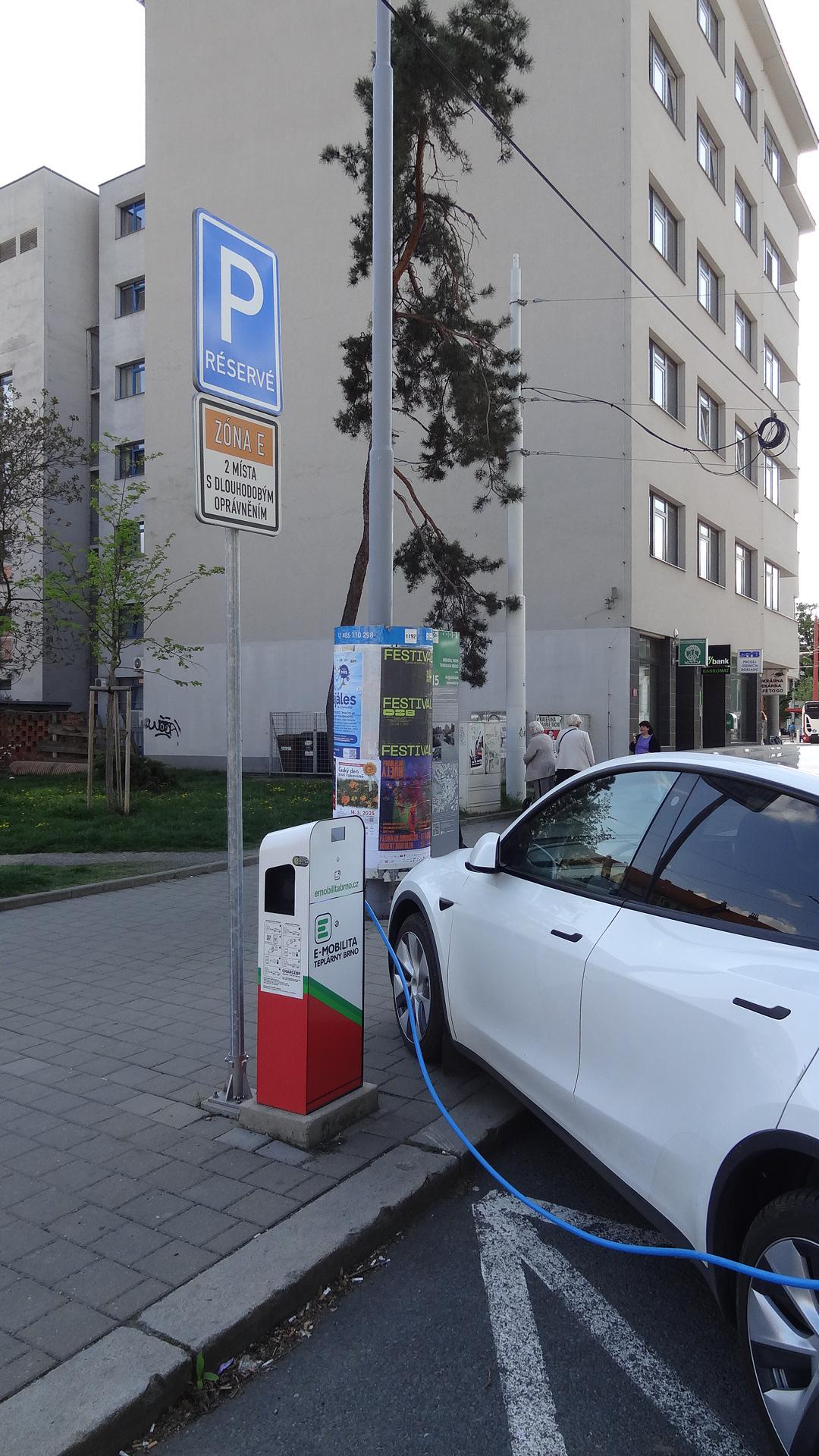 Teplárny Brno, a.s. - nabíjecí stanice foto 4