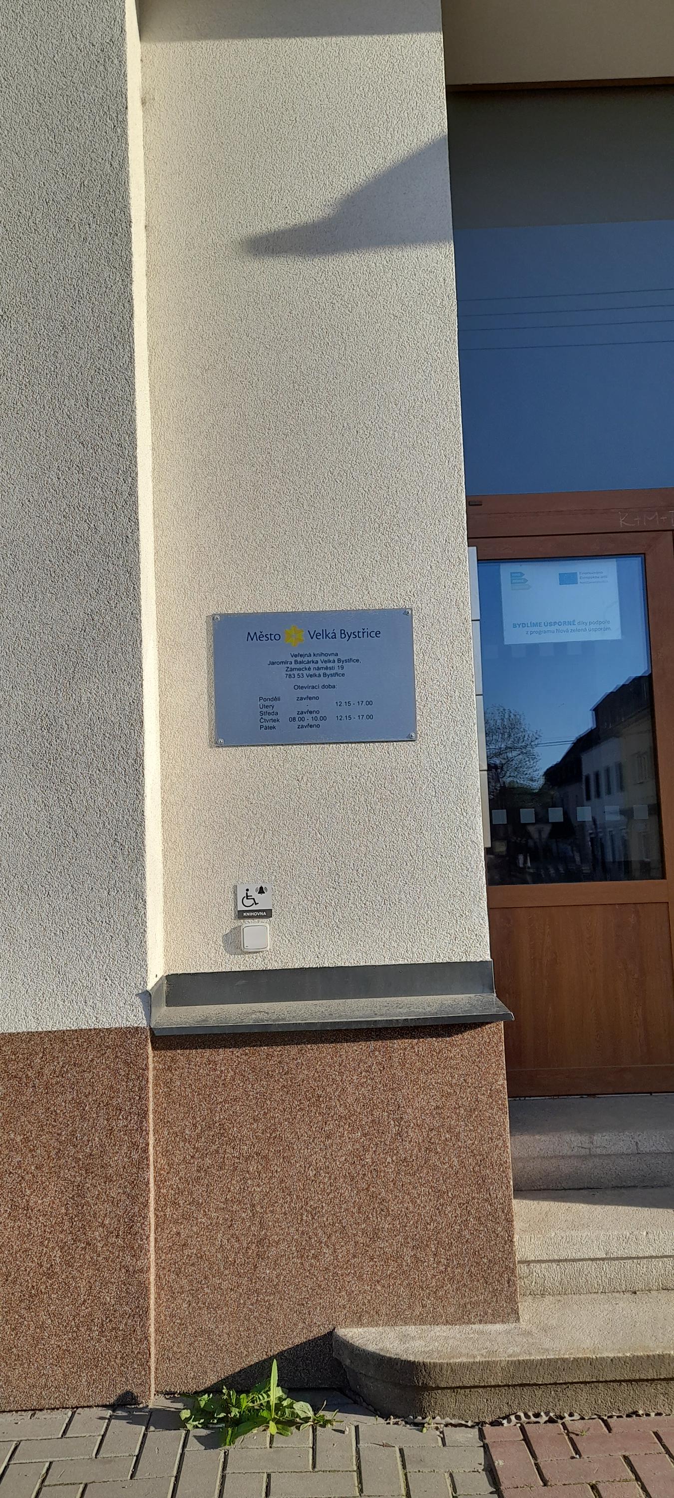 Veřejná knihovna Jaromíra Balcárka ve Velké Bystřici foto 2