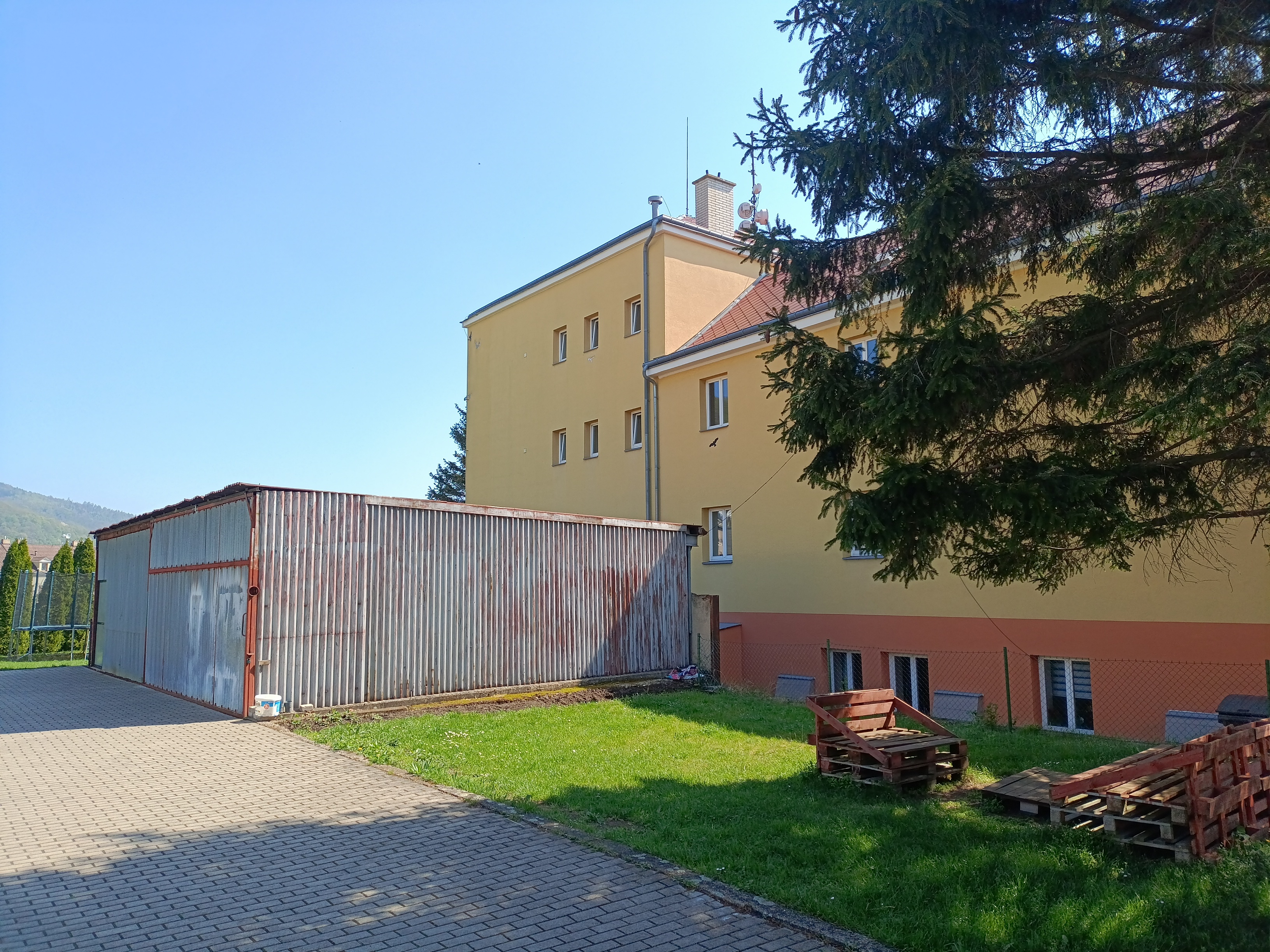 ZŠ a MŠ Krupka, Na Hamrech foto 2