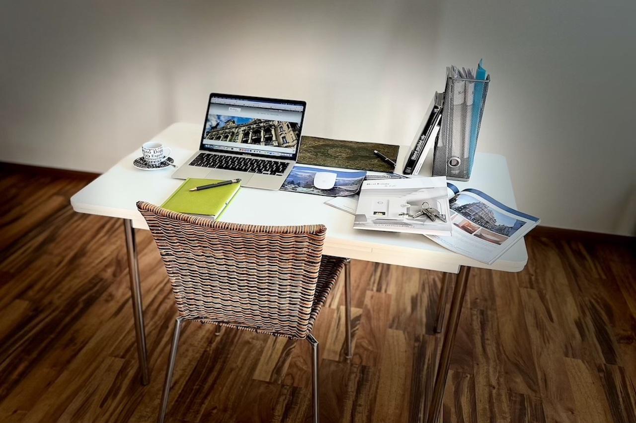 Real Estate & Life, s.r.o.