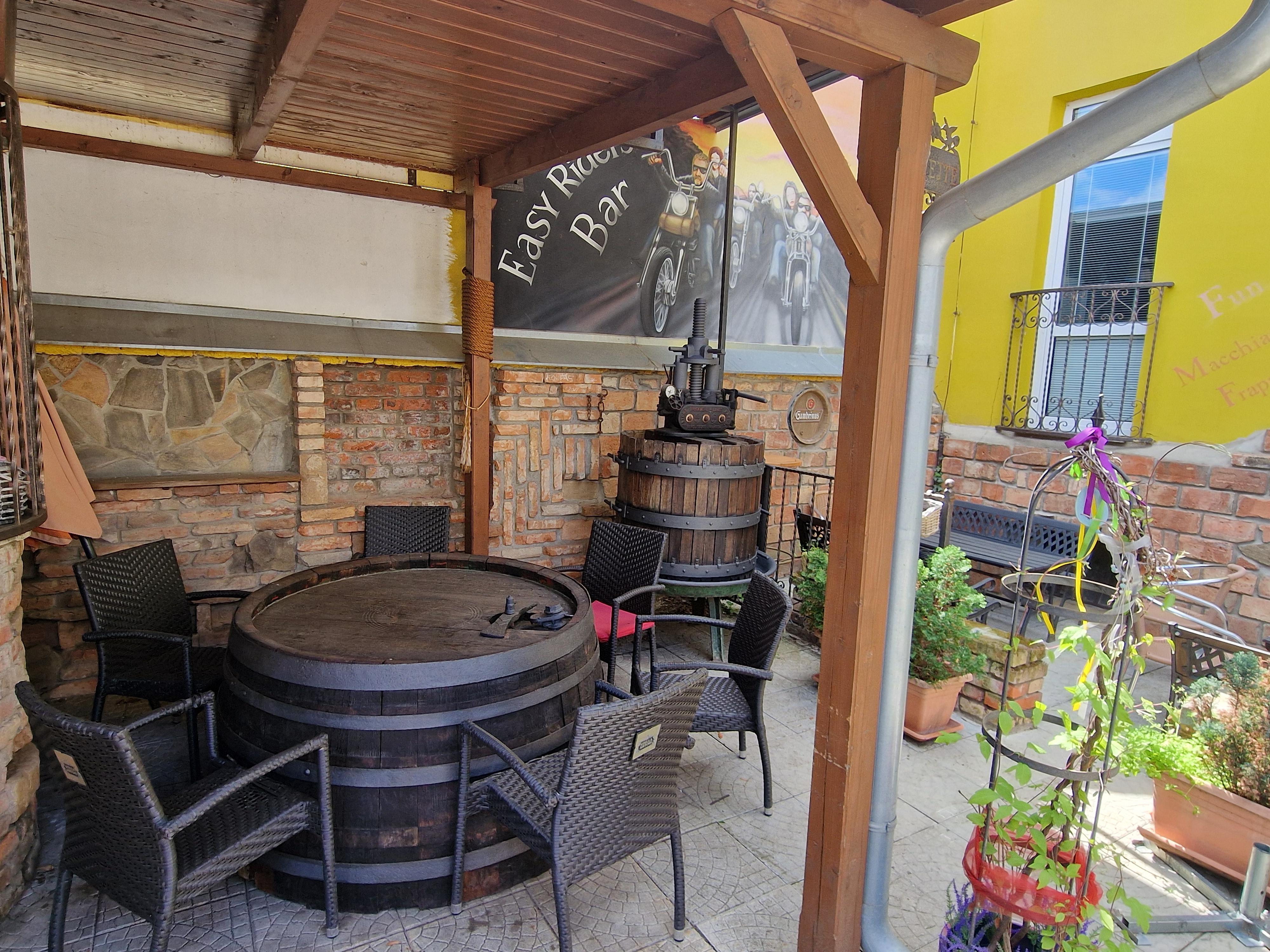 Fun Caffe - ubytování