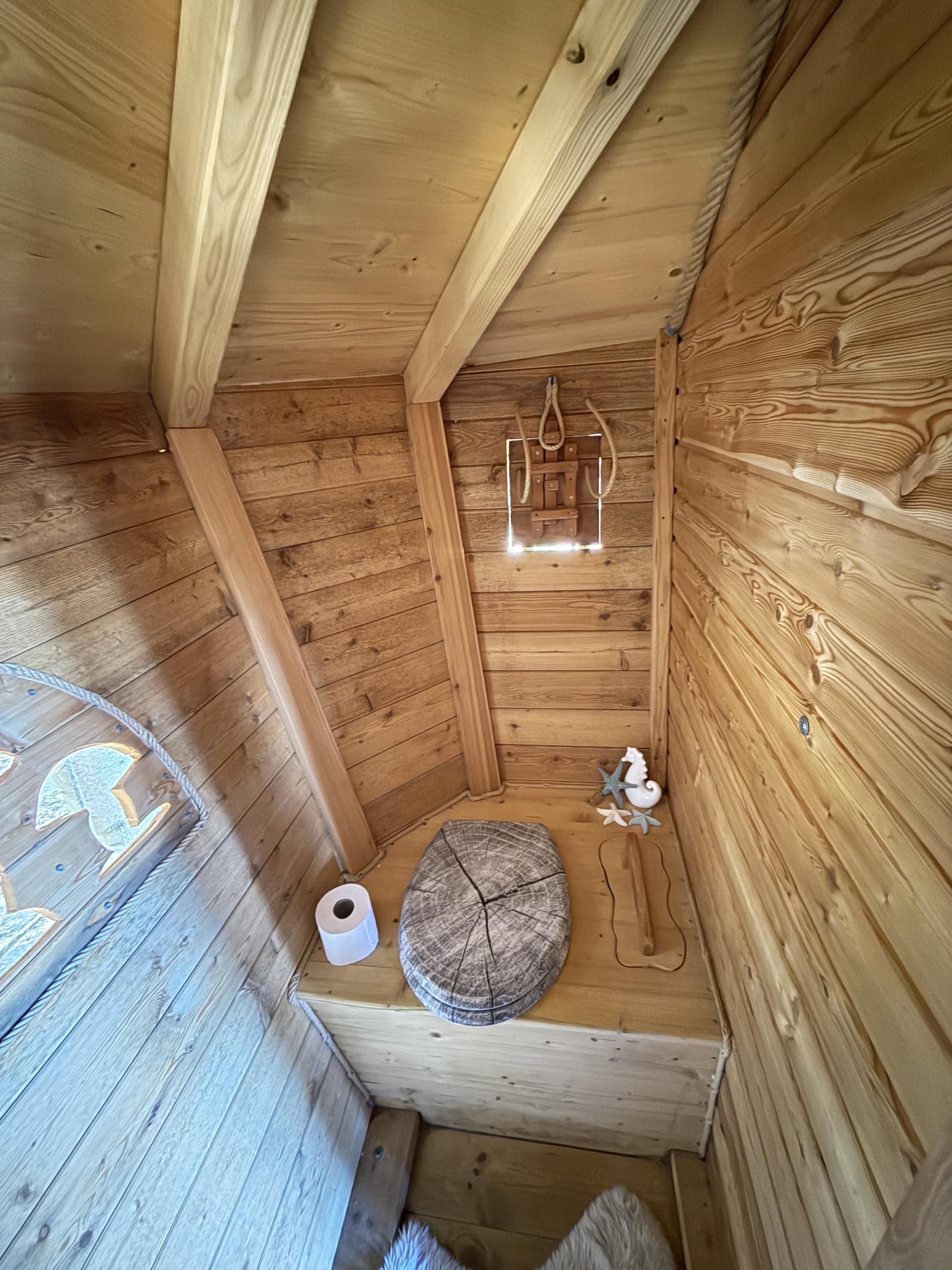 Treehouse U rybníka foto 2