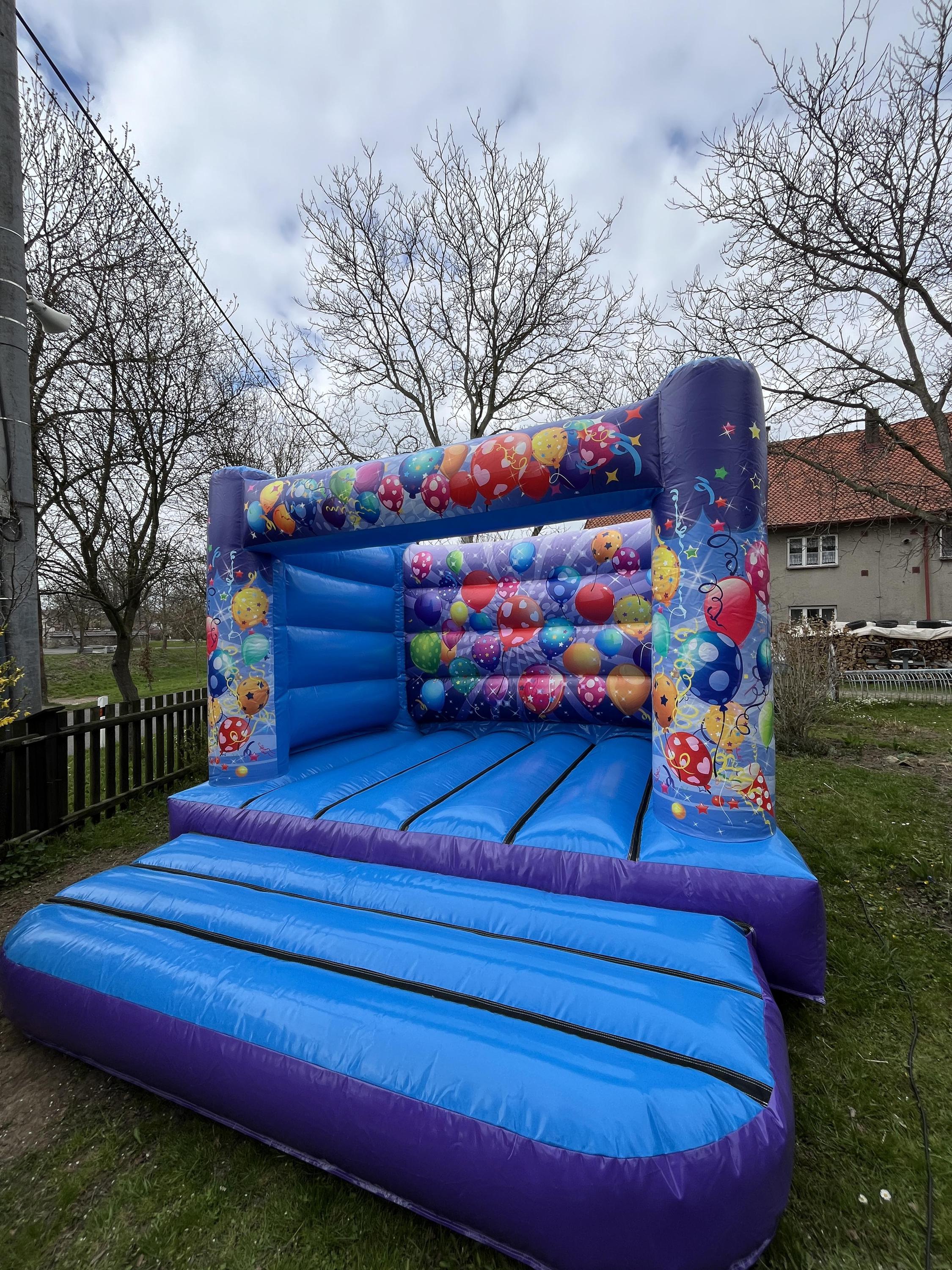 SKÁKEJ NA HRADECH foto 6