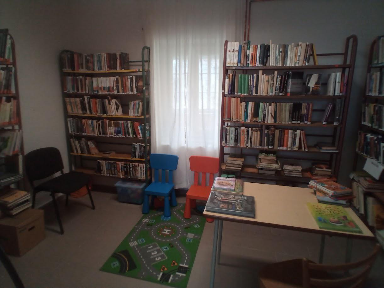 Obecní knihovna Miroslavské Knínice foto 2