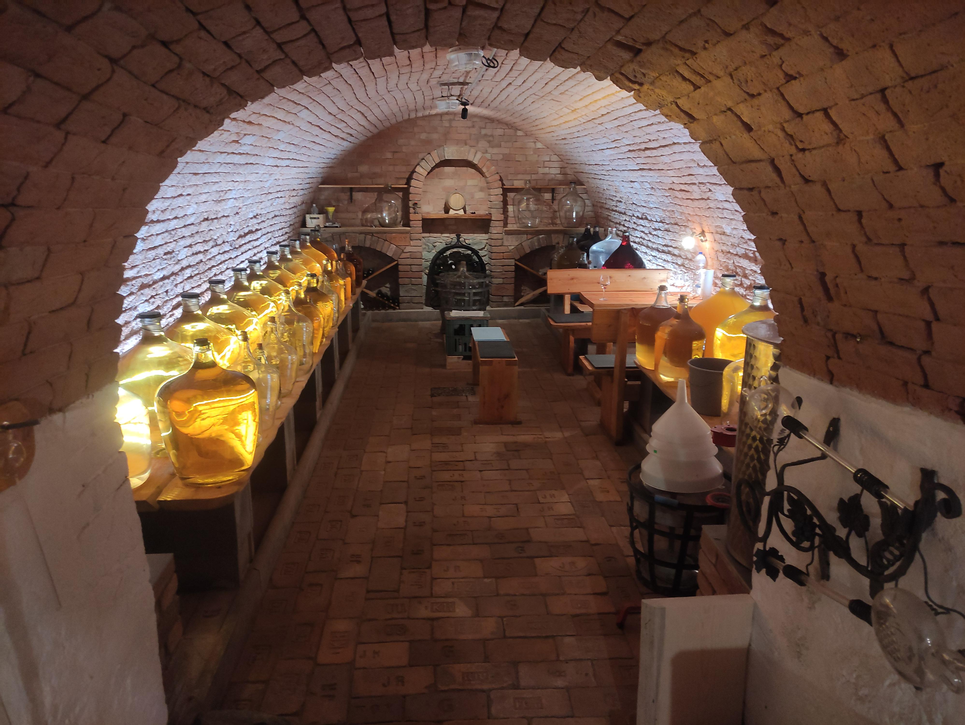 Vinný sklep - Petr Vrána